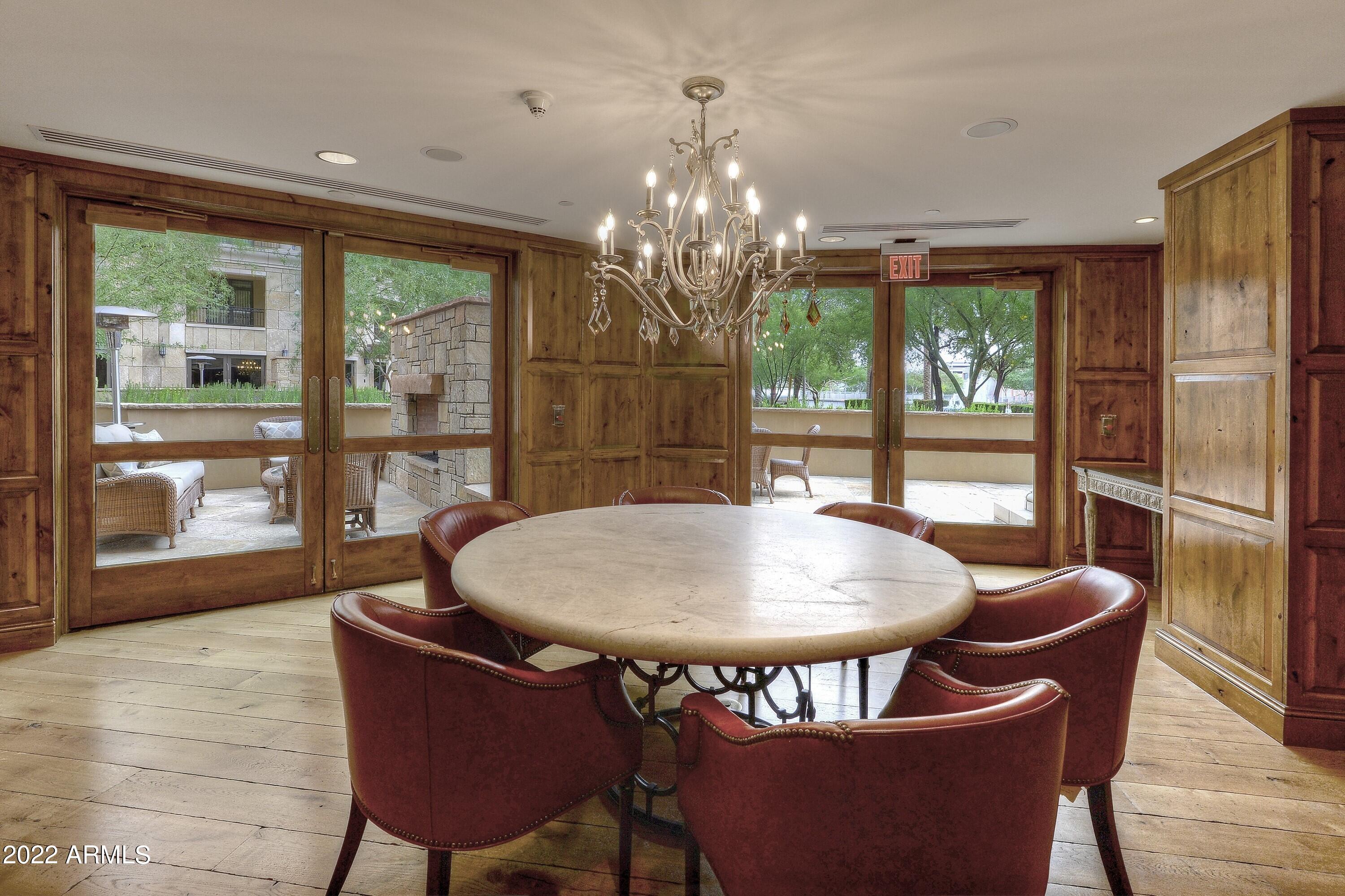 SCOTTSDALE WATERFRONT RESIDENCES - Residential