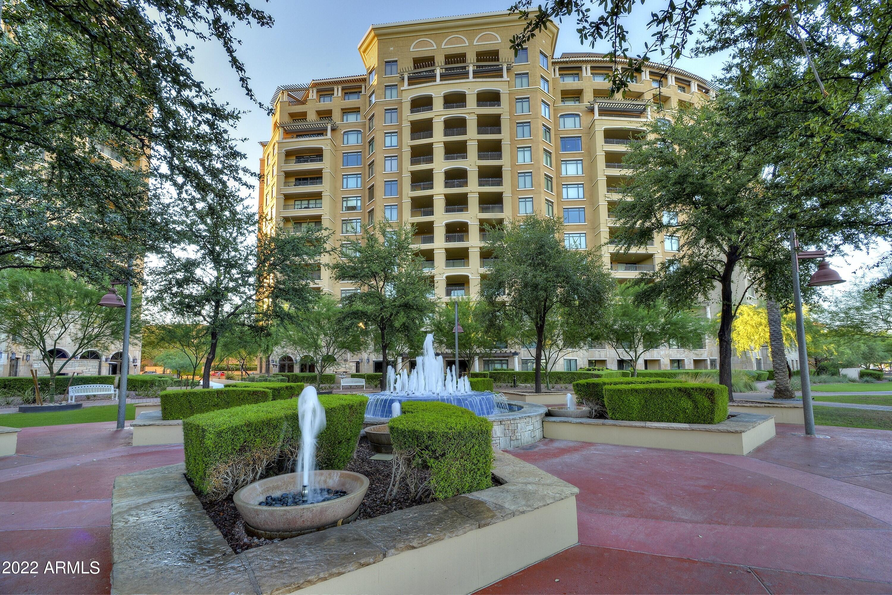 SCOTTSDALE WATERFRONT RESIDENCES - Residential