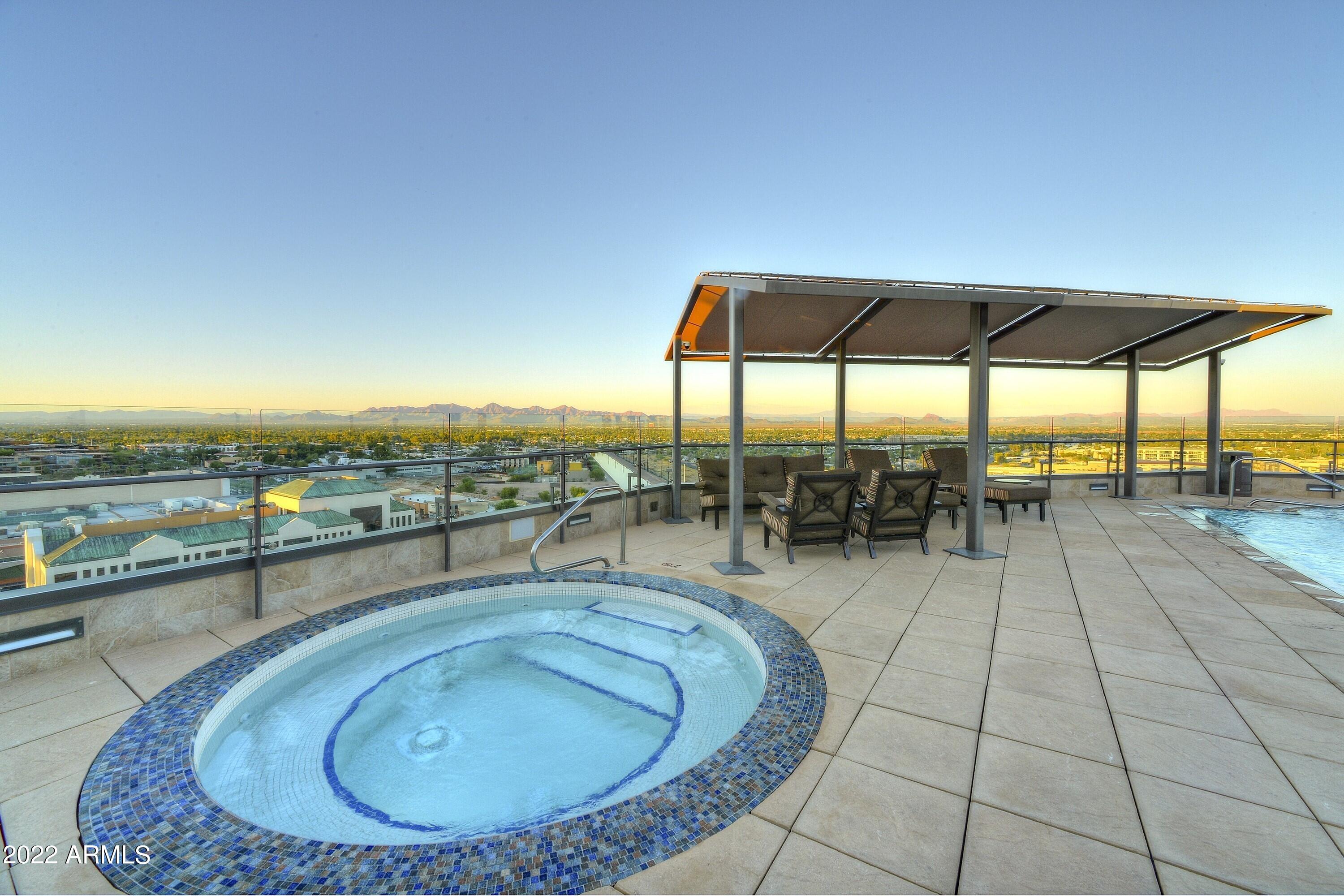 SCOTTSDALE WATERFRONT RESIDENCES - Residential
