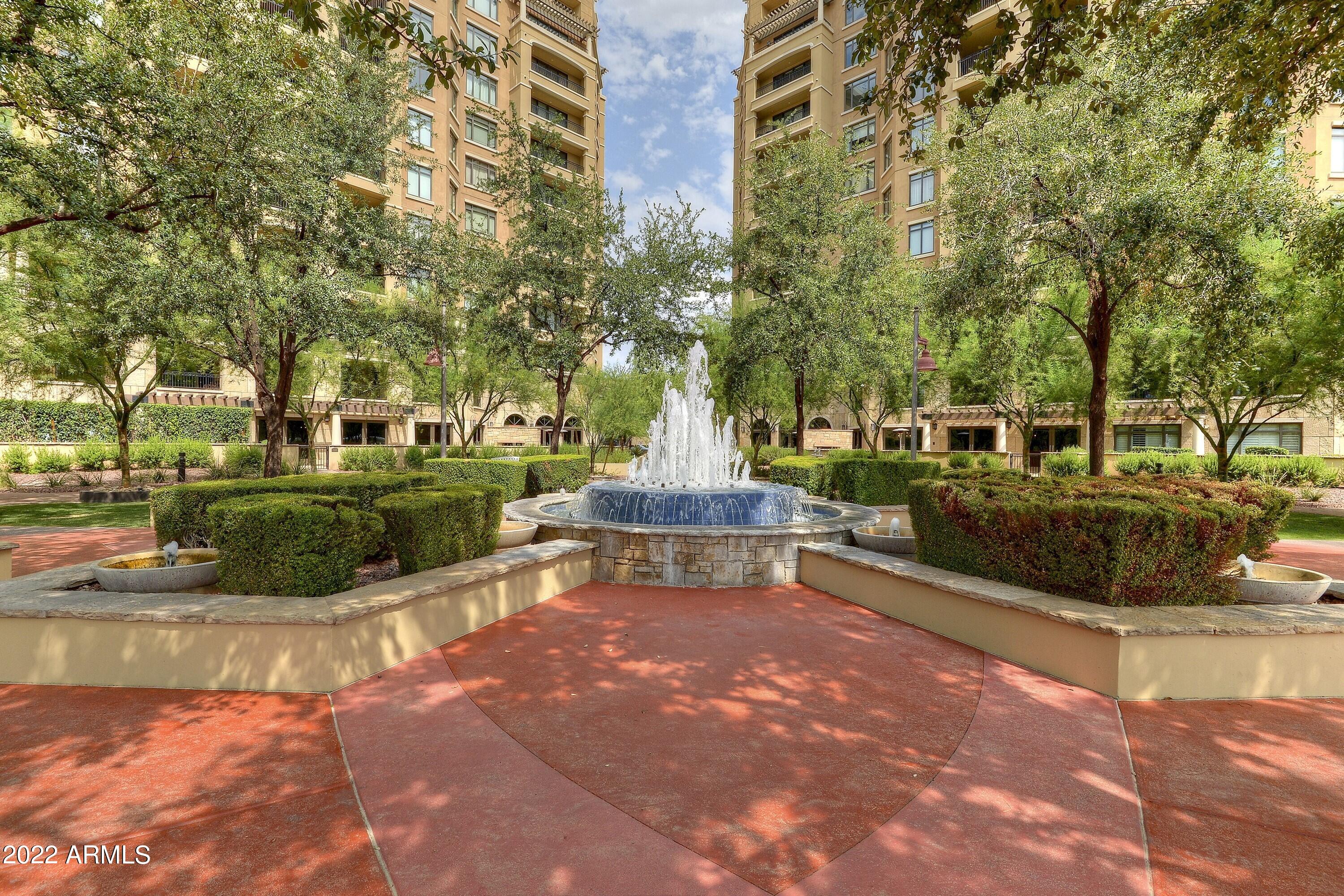 SCOTTSDALE WATERFRONT RESIDENCES - Residential