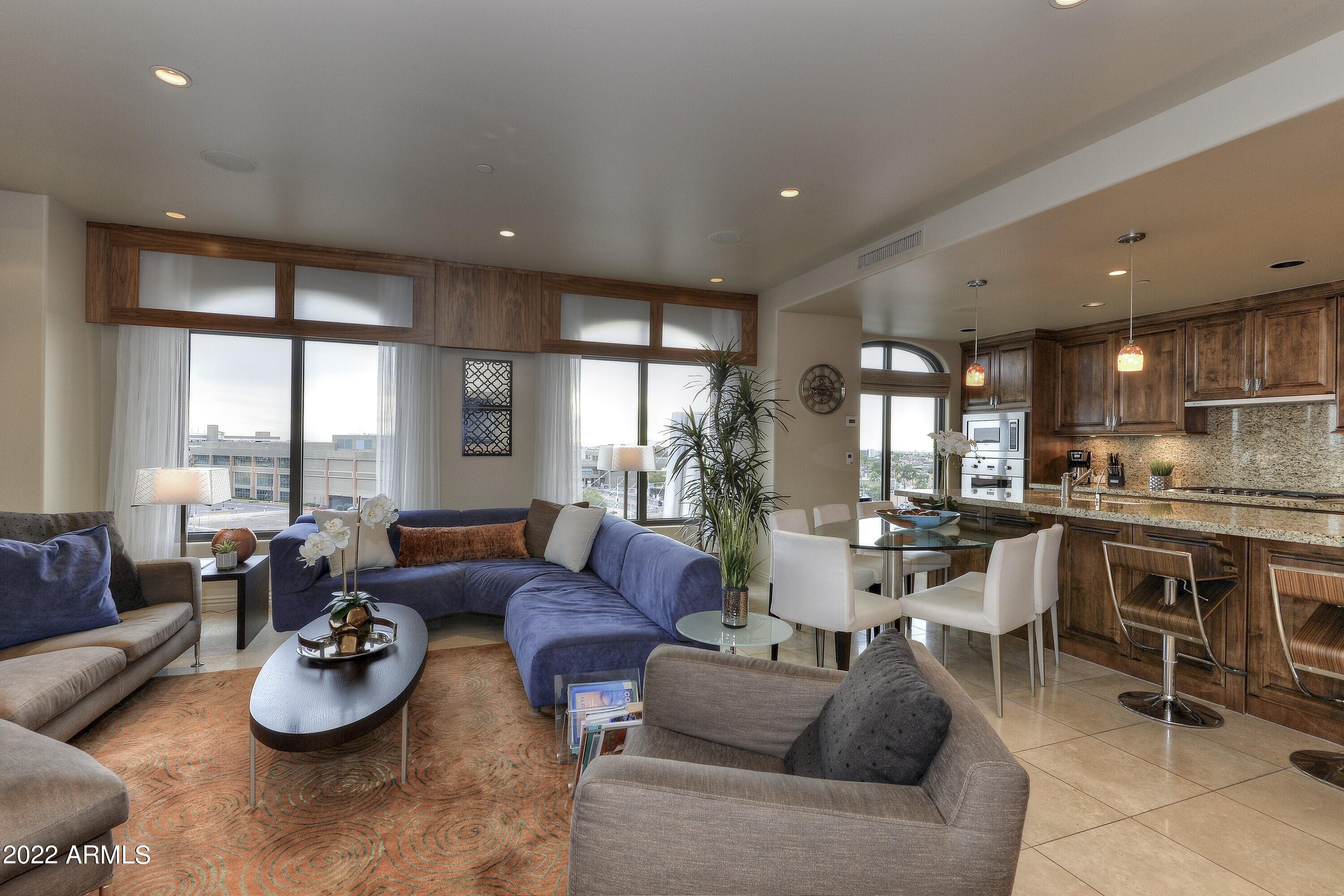 SCOTTSDALE WATERFRONT RESIDENCES - Residential