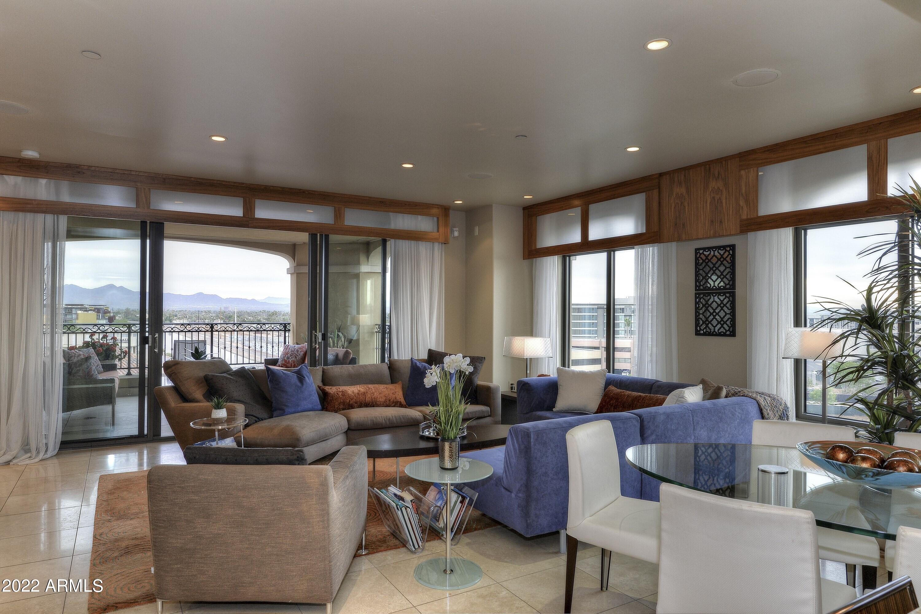 SCOTTSDALE WATERFRONT RESIDENCES - Residential