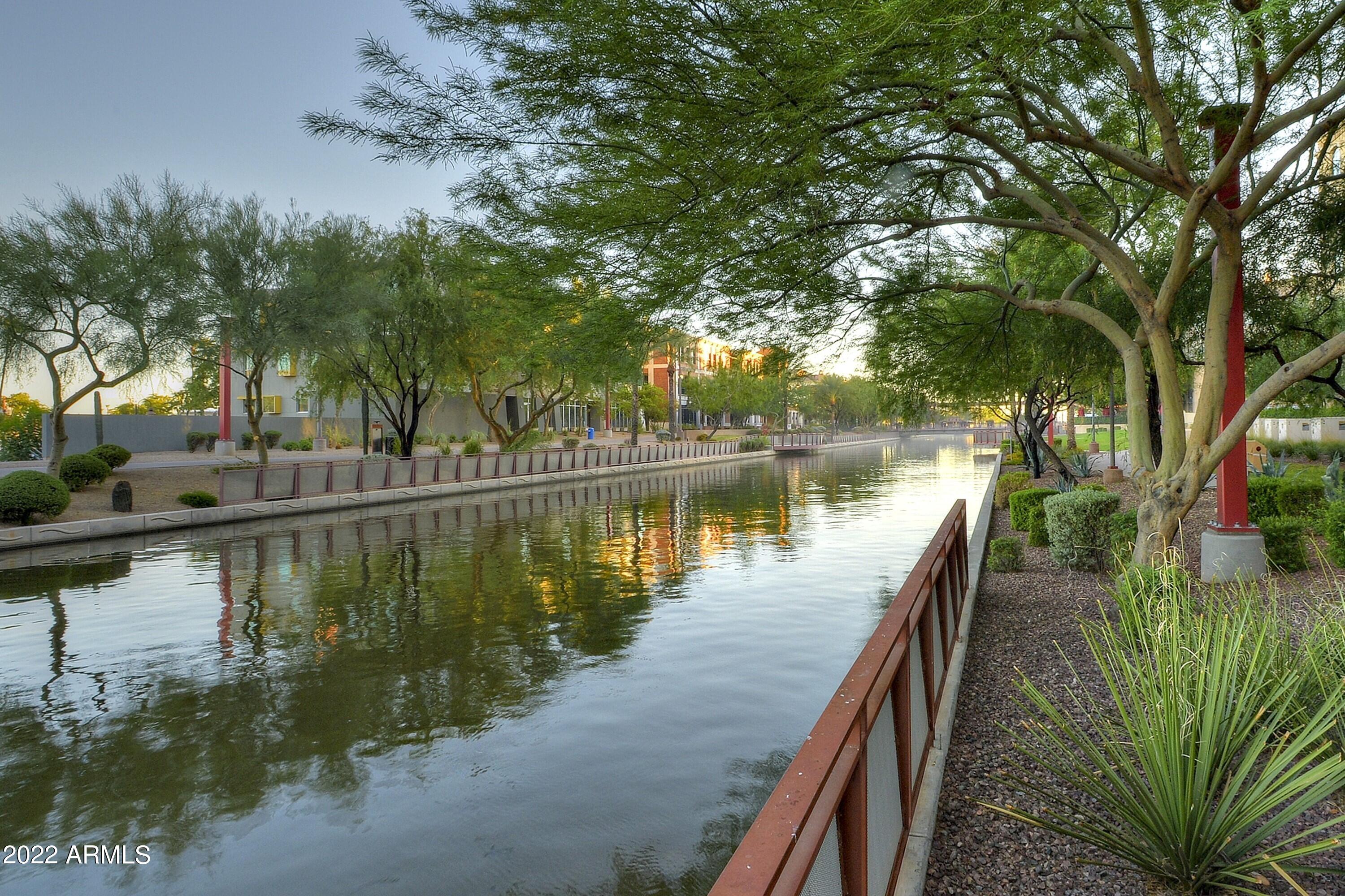 SCOTTSDALE WATERFRONT RESIDENCES - Residential