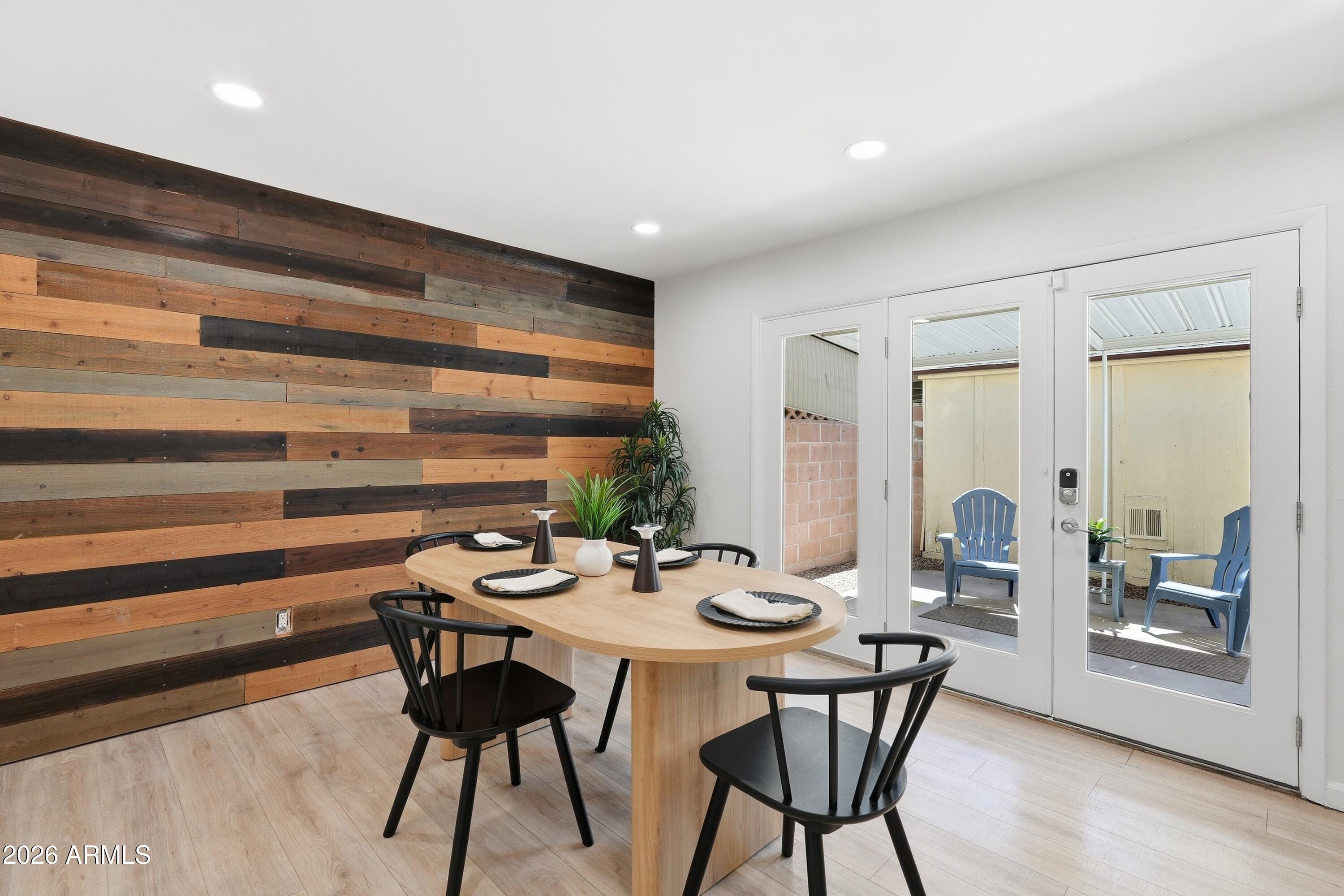 PARK SCOTTSDALE TOWNHOUSE UNIT TWO - Residential