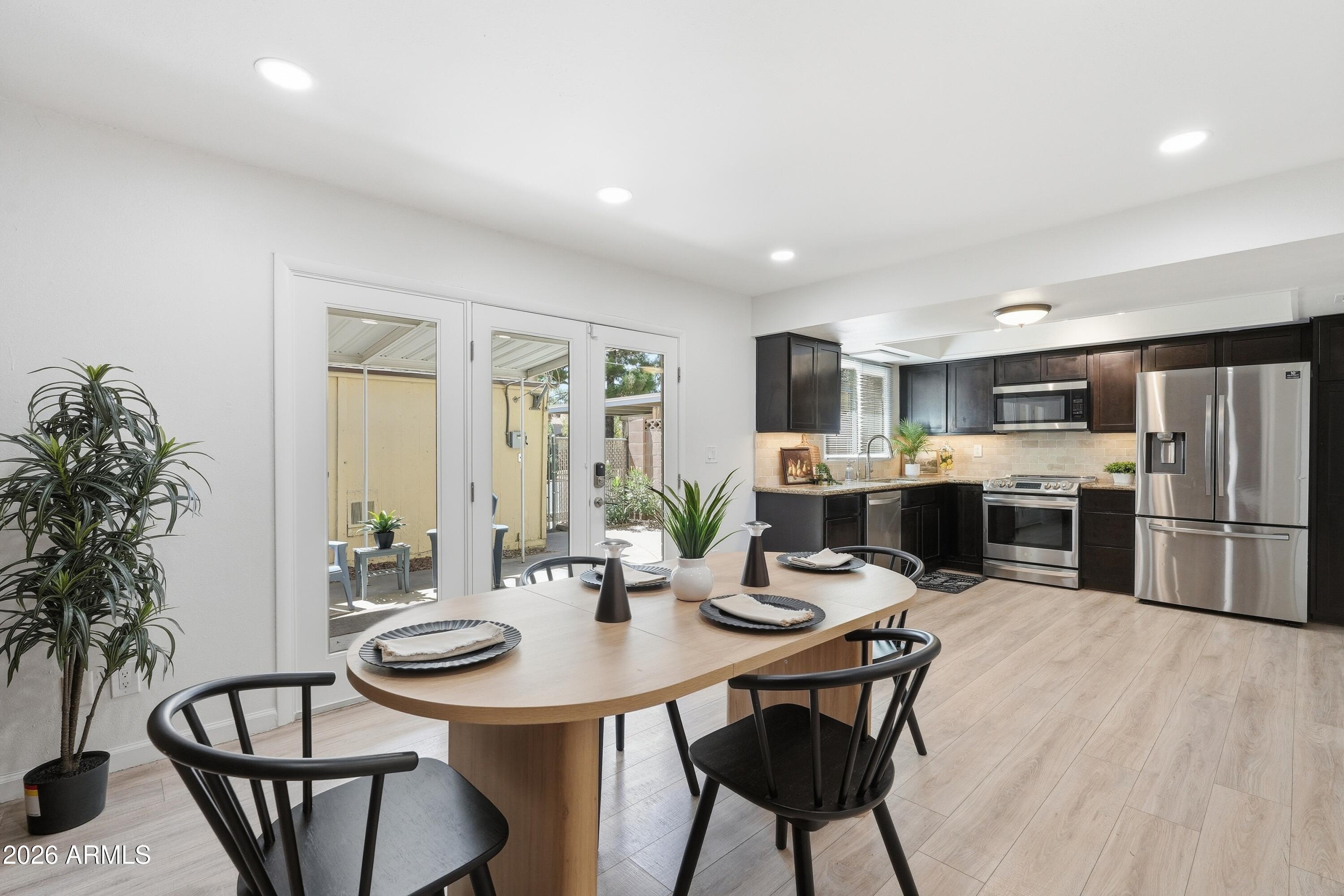 PARK SCOTTSDALE TOWNHOUSE UNIT TWO - Residential