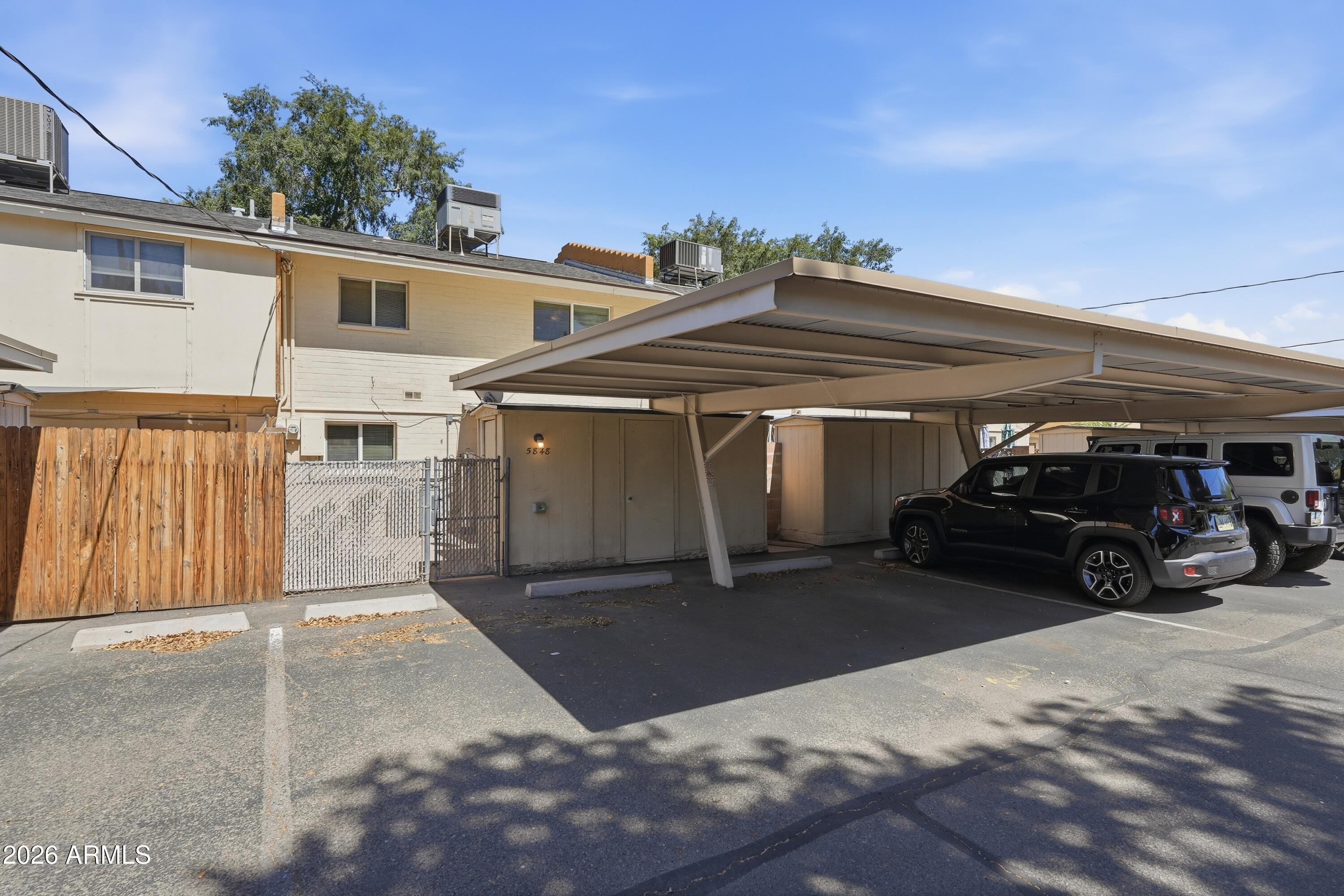 PARK SCOTTSDALE TOWNHOUSE UNIT TWO - Residential