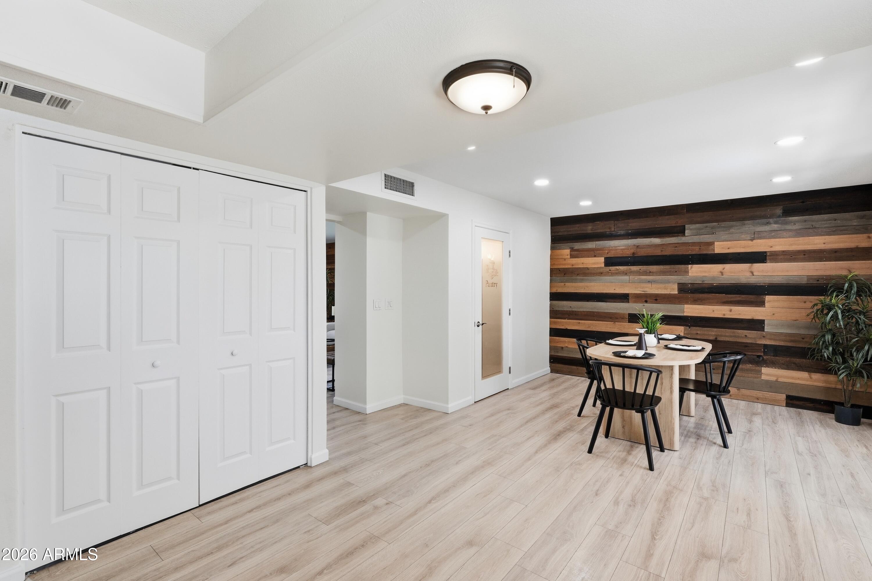 PARK SCOTTSDALE TOWNHOUSE UNIT TWO - Residential
