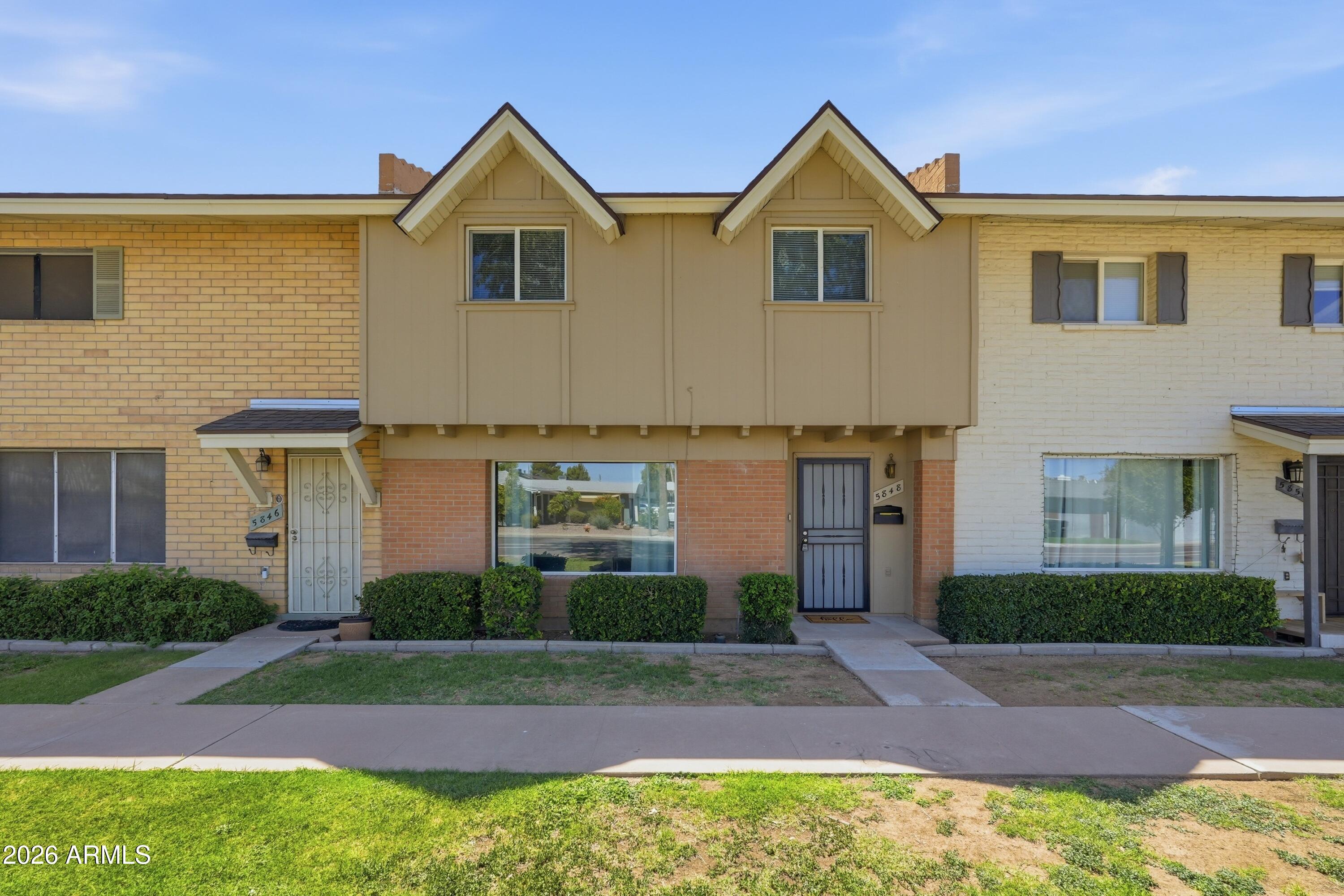 PARK SCOTTSDALE TOWNHOUSE UNIT TWO - Residential