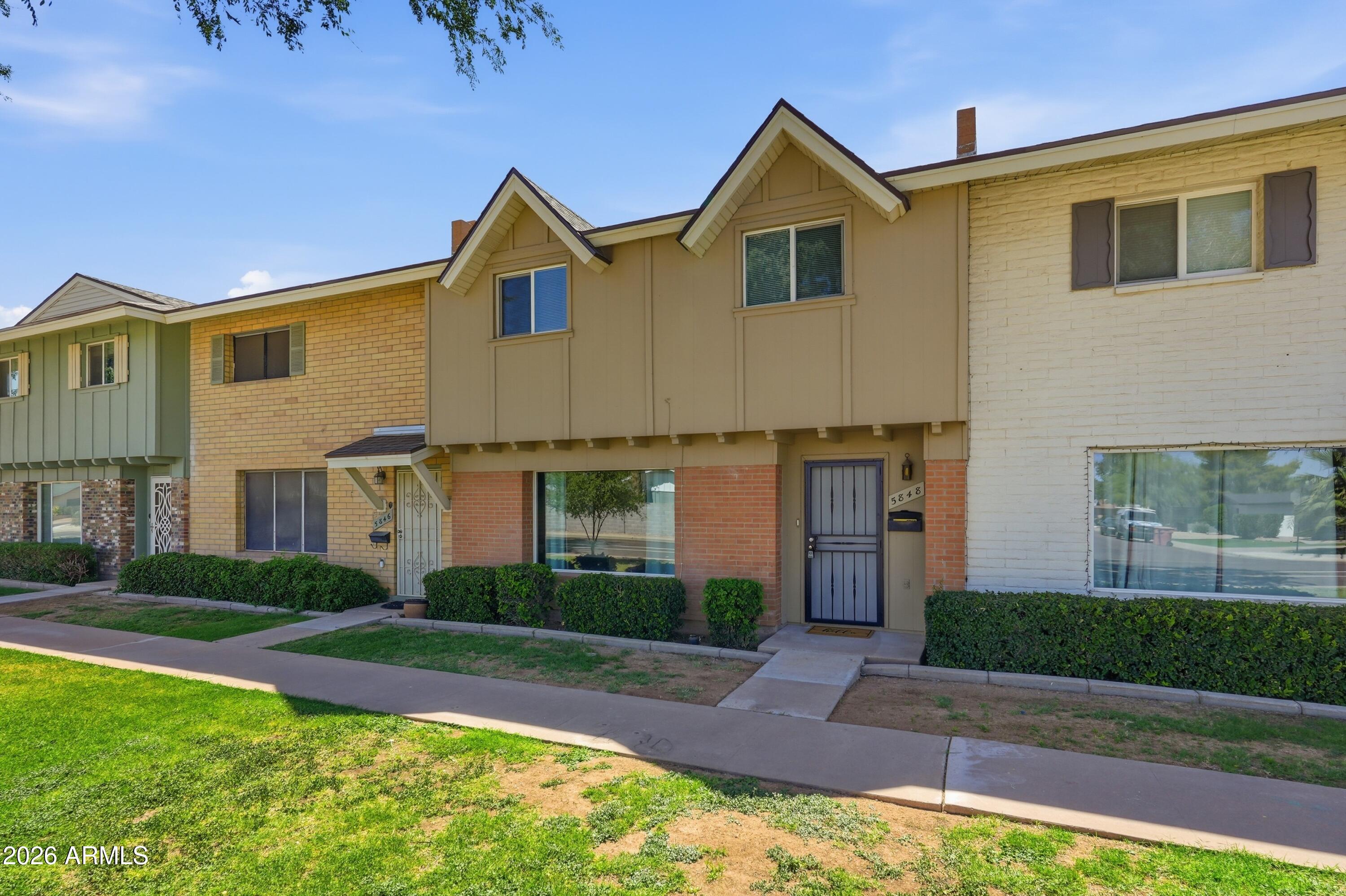 PARK SCOTTSDALE TOWNHOUSE UNIT TWO - Residential