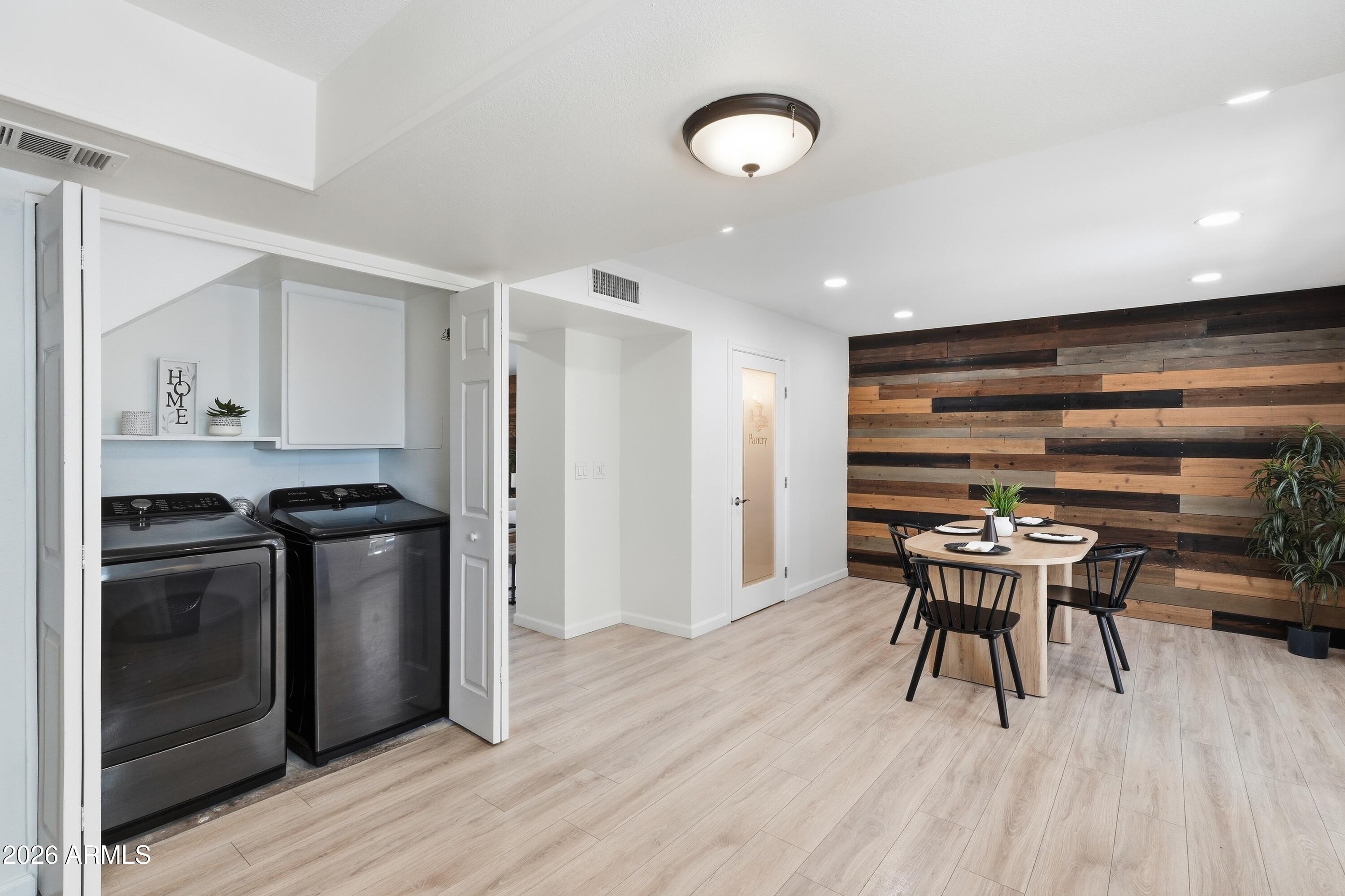 PARK SCOTTSDALE TOWNHOUSE UNIT TWO - Residential