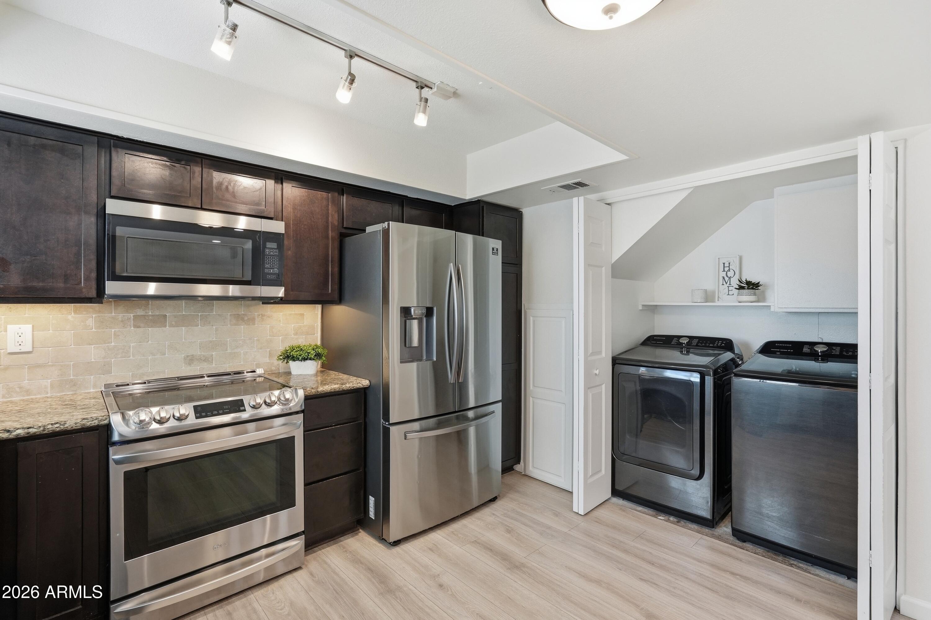 PARK SCOTTSDALE TOWNHOUSE UNIT TWO - Residential