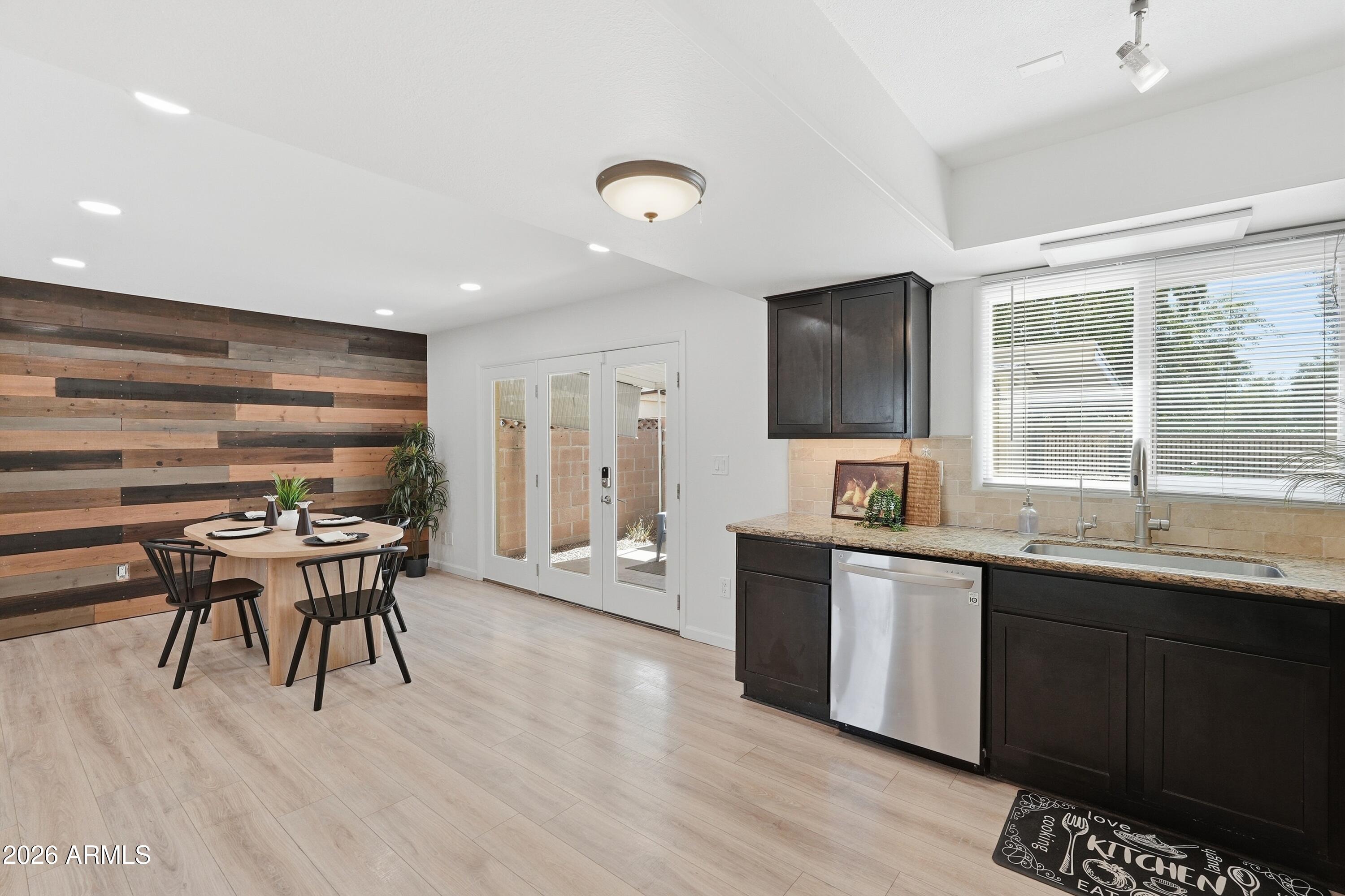 PARK SCOTTSDALE TOWNHOUSE UNIT TWO - Residential