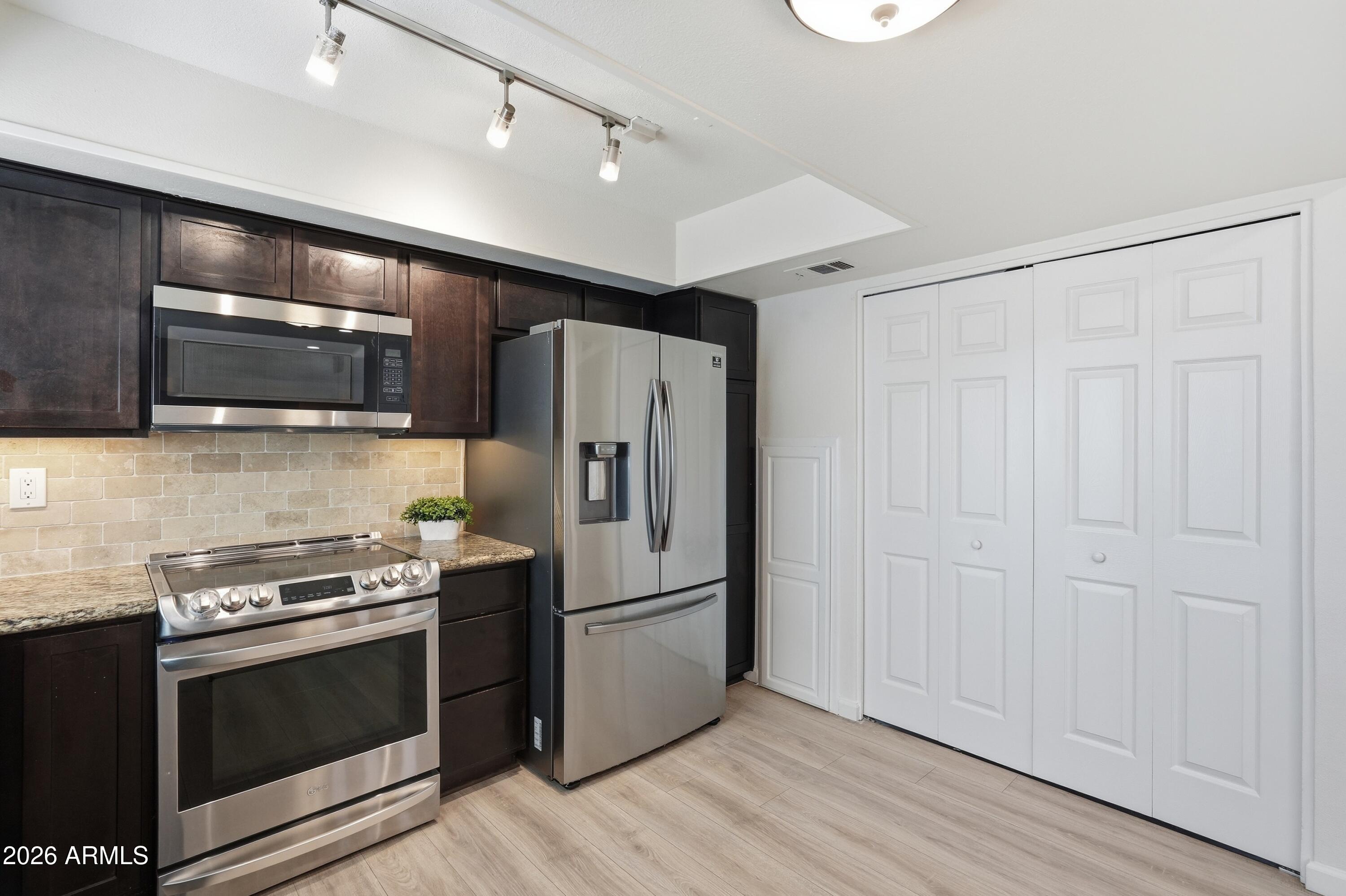 PARK SCOTTSDALE TOWNHOUSE UNIT TWO - Residential