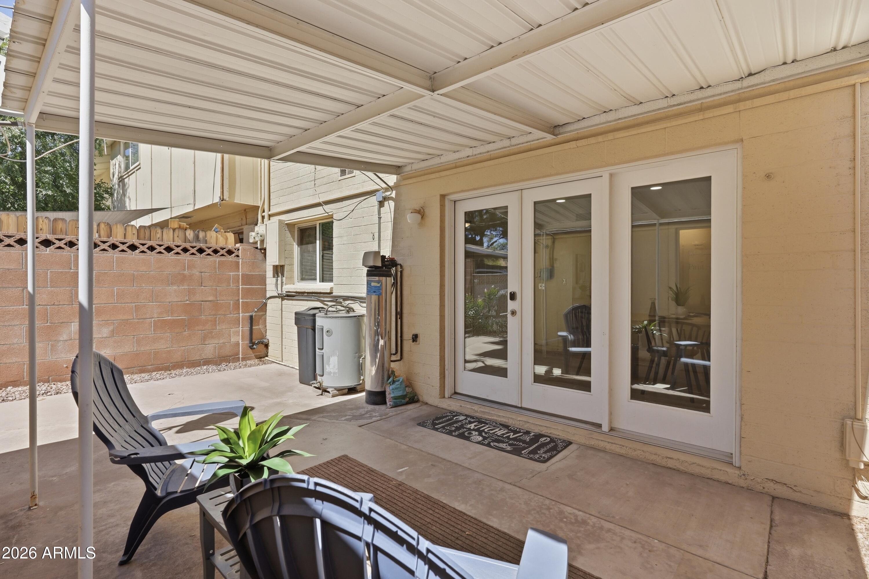 PARK SCOTTSDALE TOWNHOUSE UNIT TWO - Residential