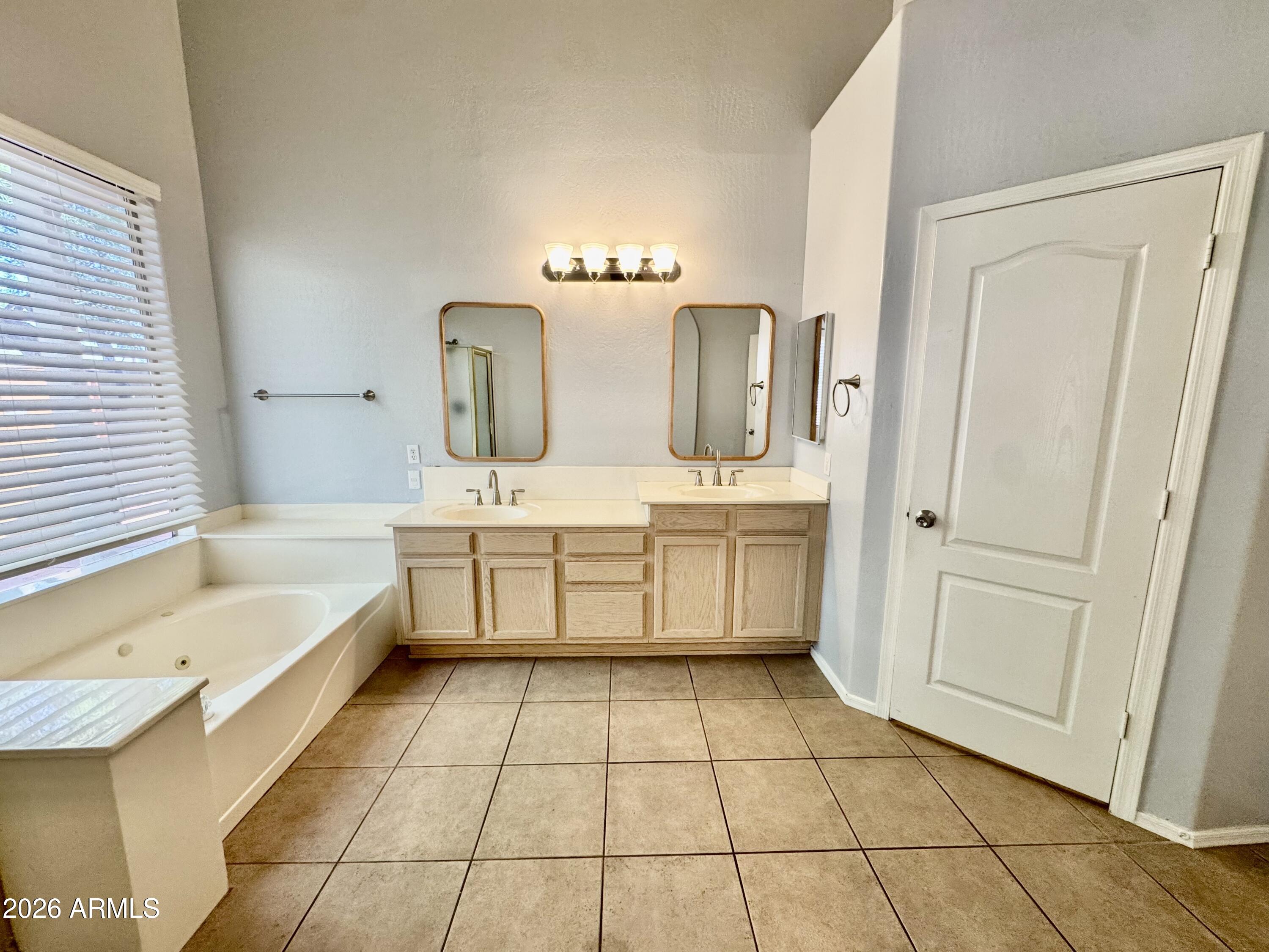VISTAS 2 - Residential Lease