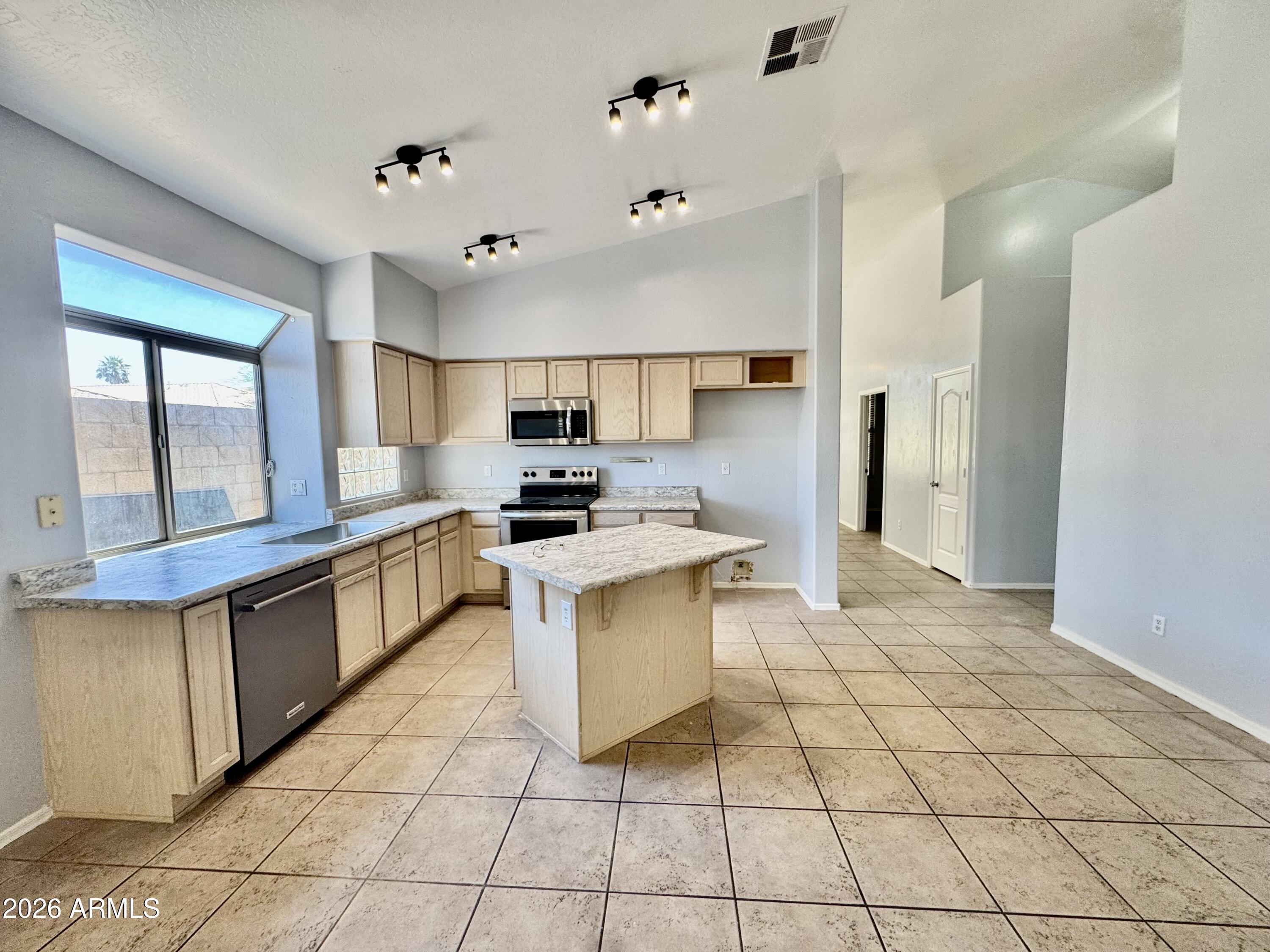 VISTAS 2 - Residential Lease