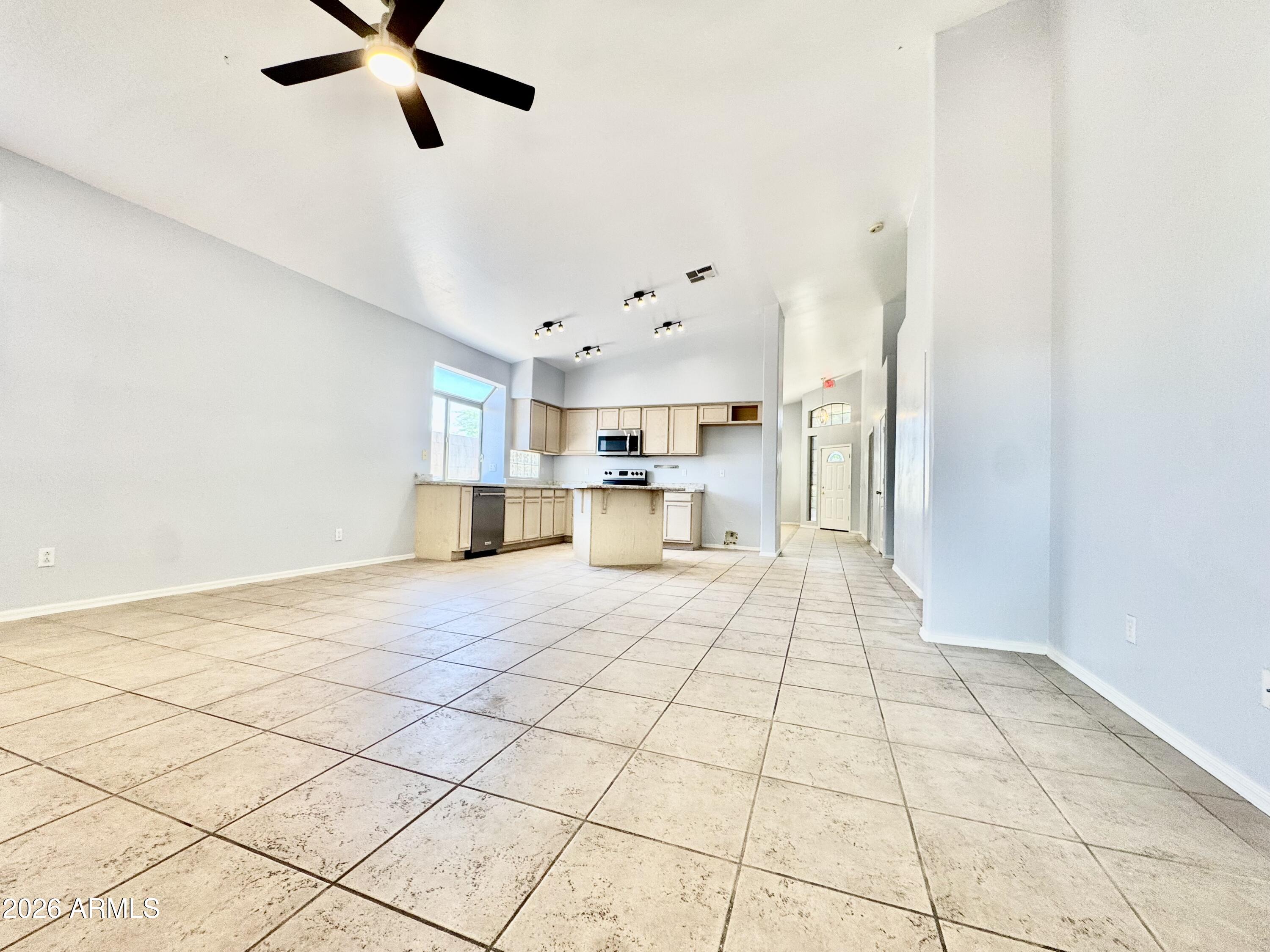VISTAS 2 - Residential Lease