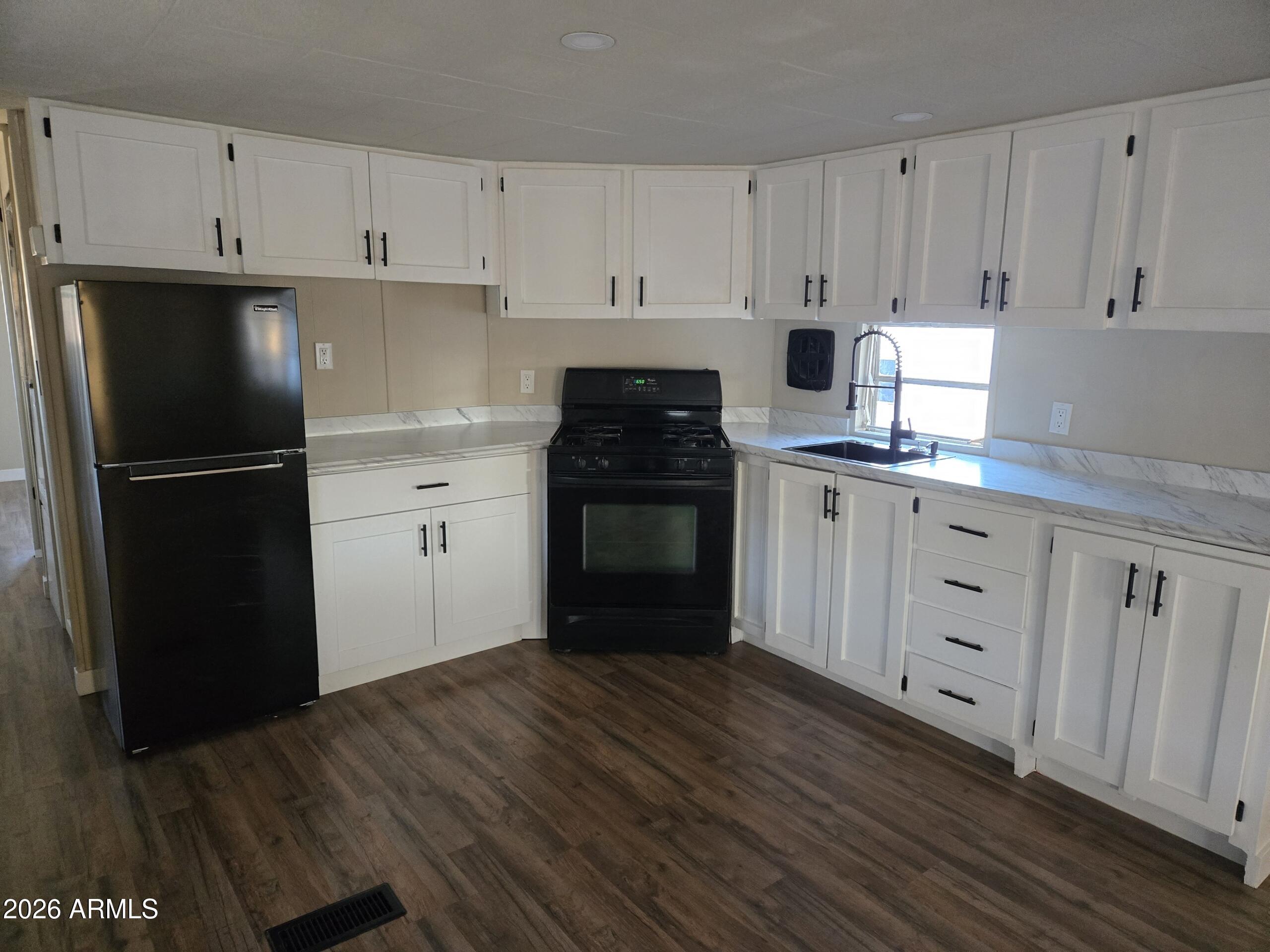 HOLIDAY Village 55+ - Residential