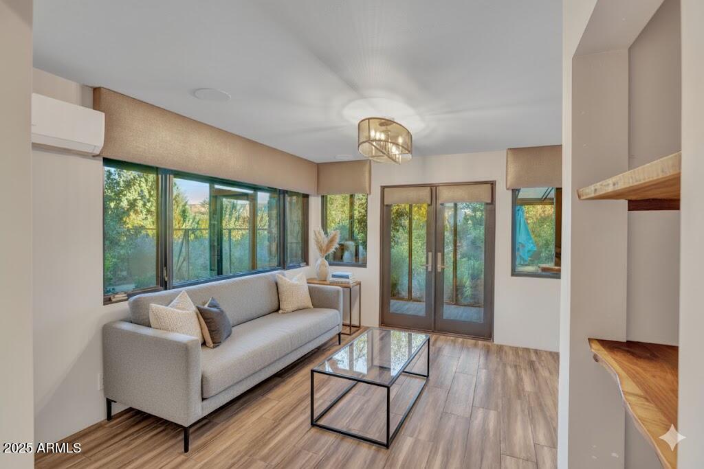 SHADOW ROCK - Residential