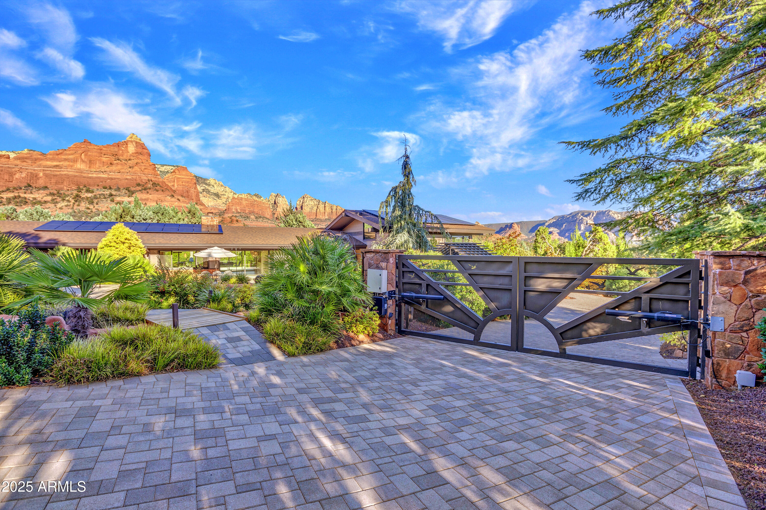 SHADOW ROCK - Residential
