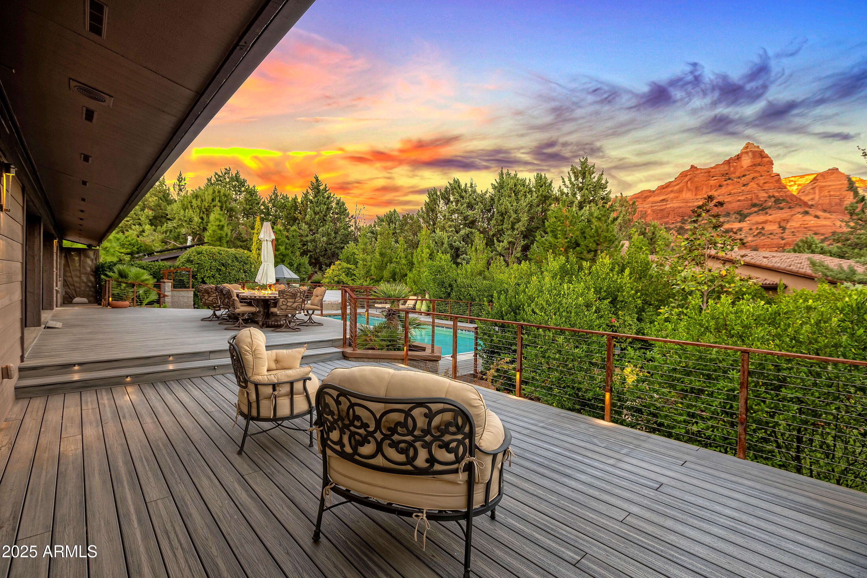 SHADOW ROCK - Residential