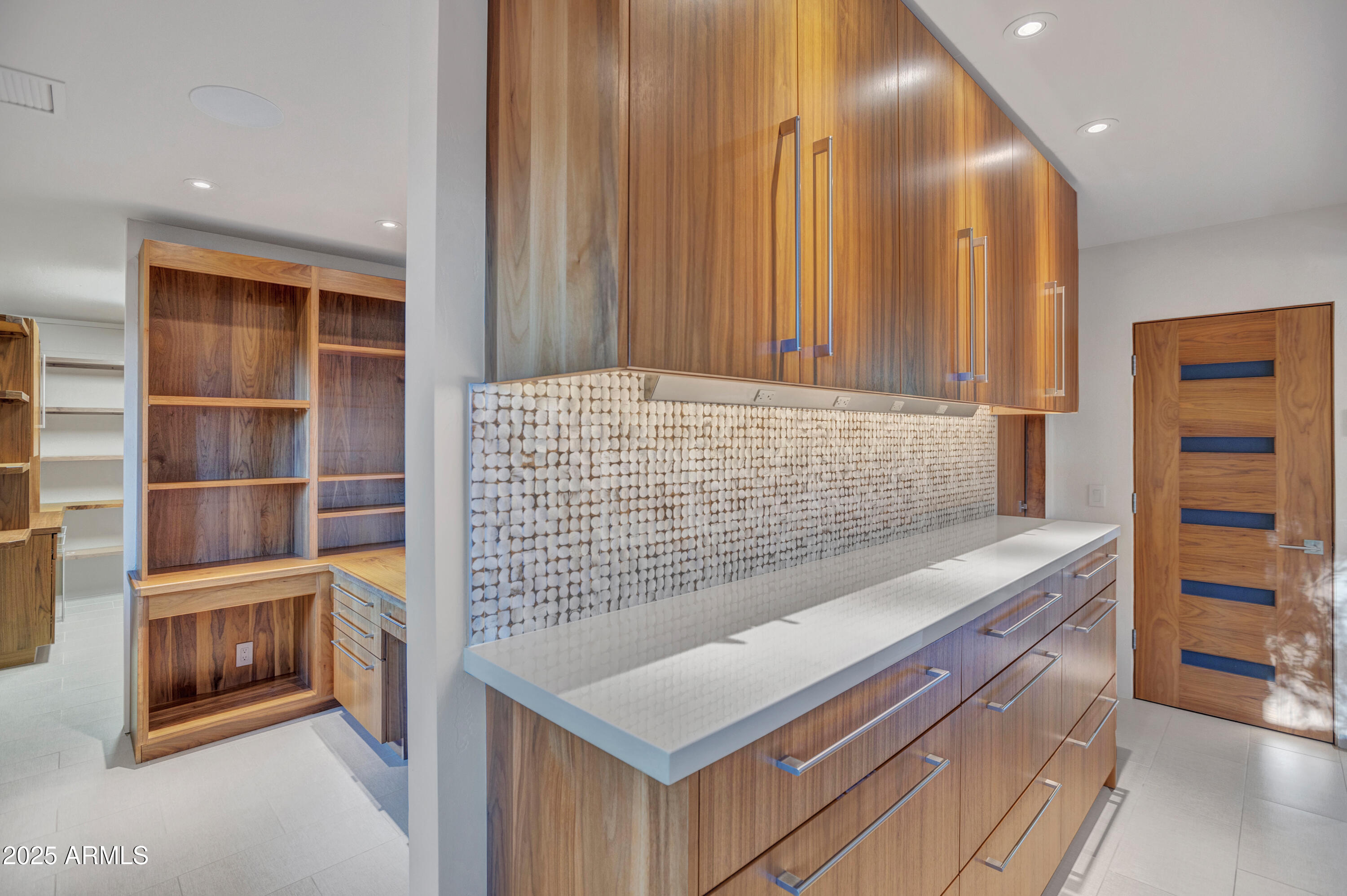 SHADOW ROCK - Residential