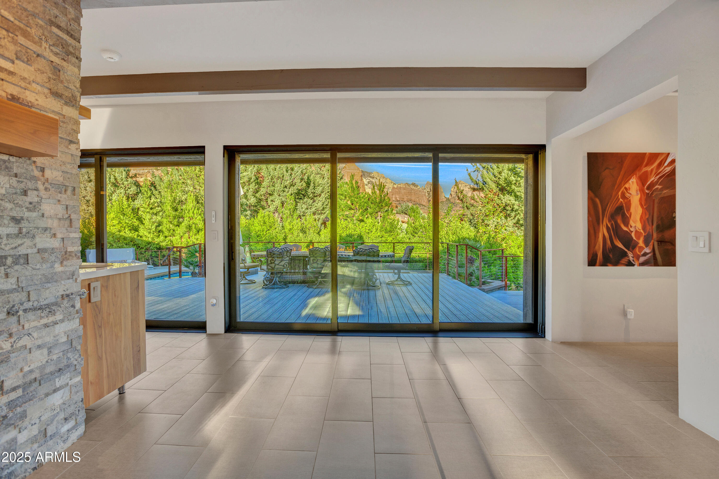 SHADOW ROCK - Residential