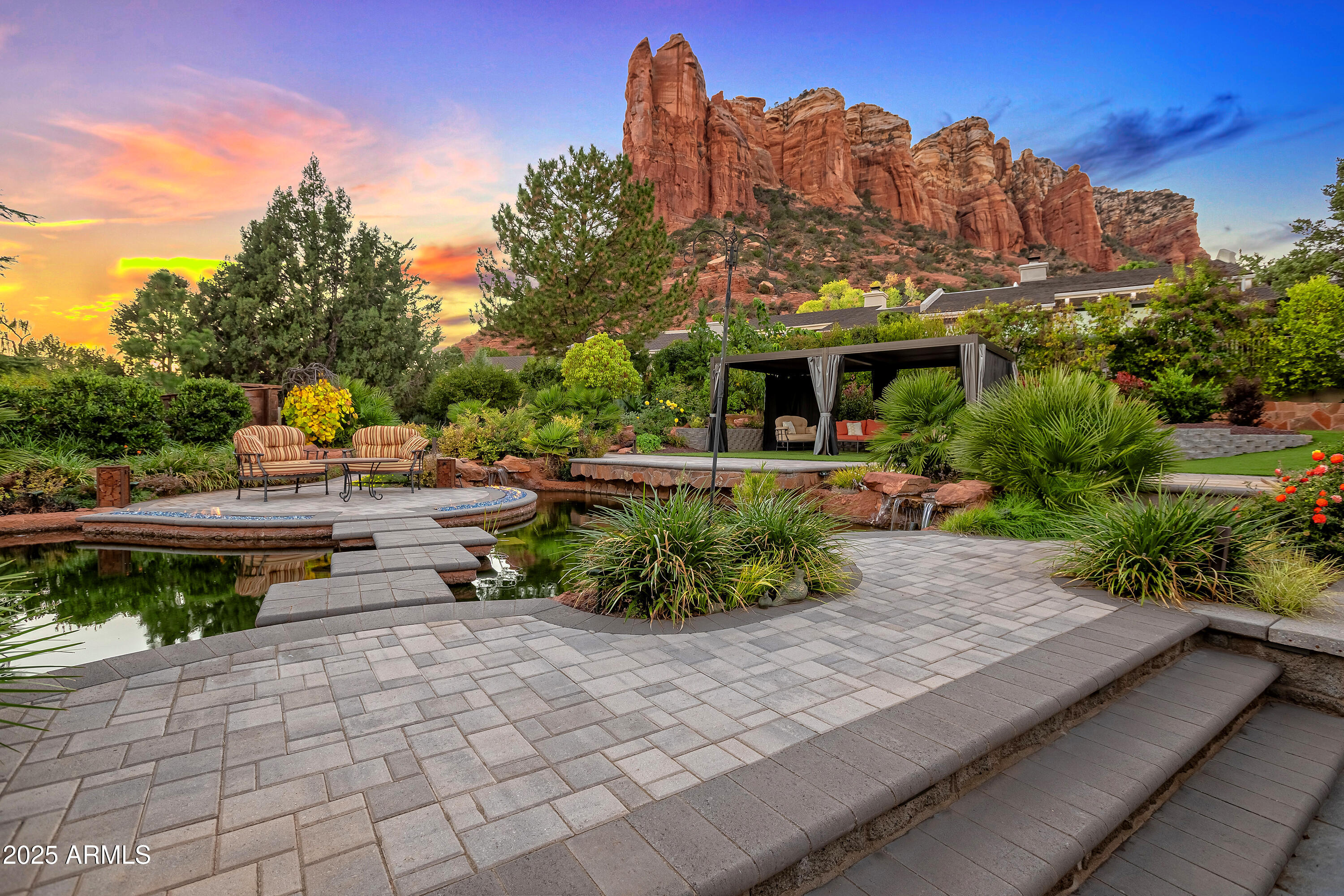 SHADOW ROCK - Residential