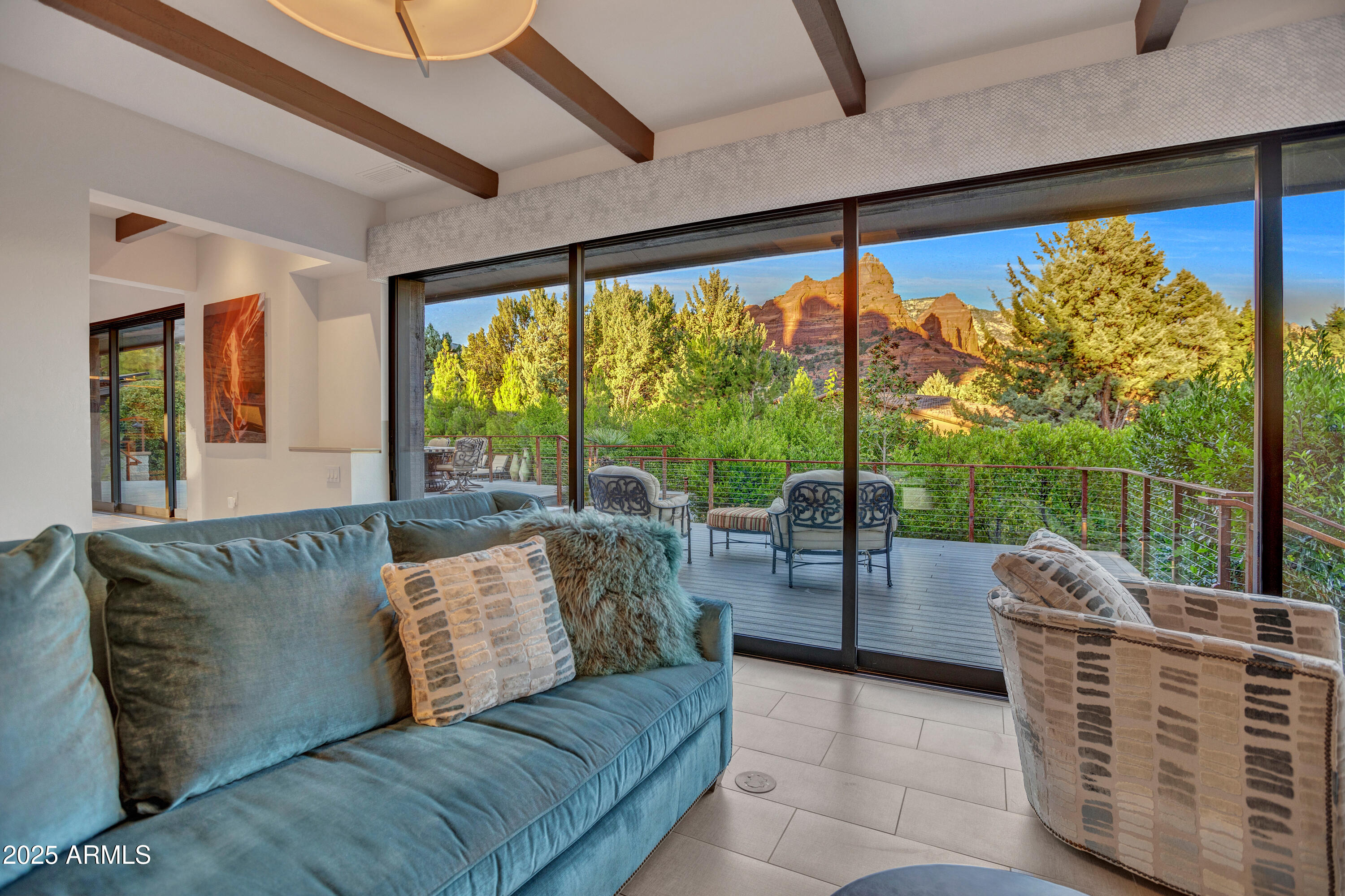 SHADOW ROCK - Residential