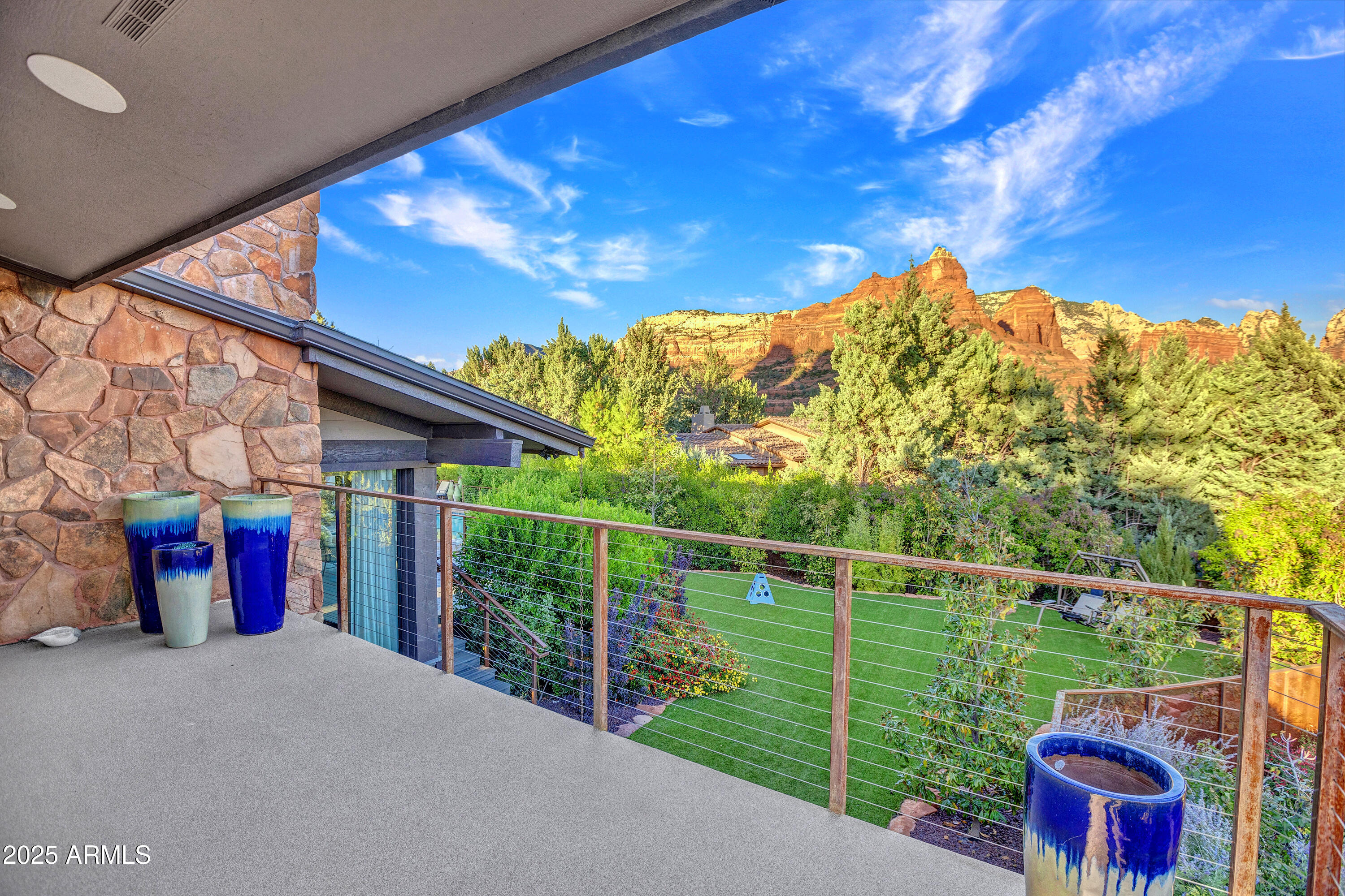 SHADOW ROCK - Residential