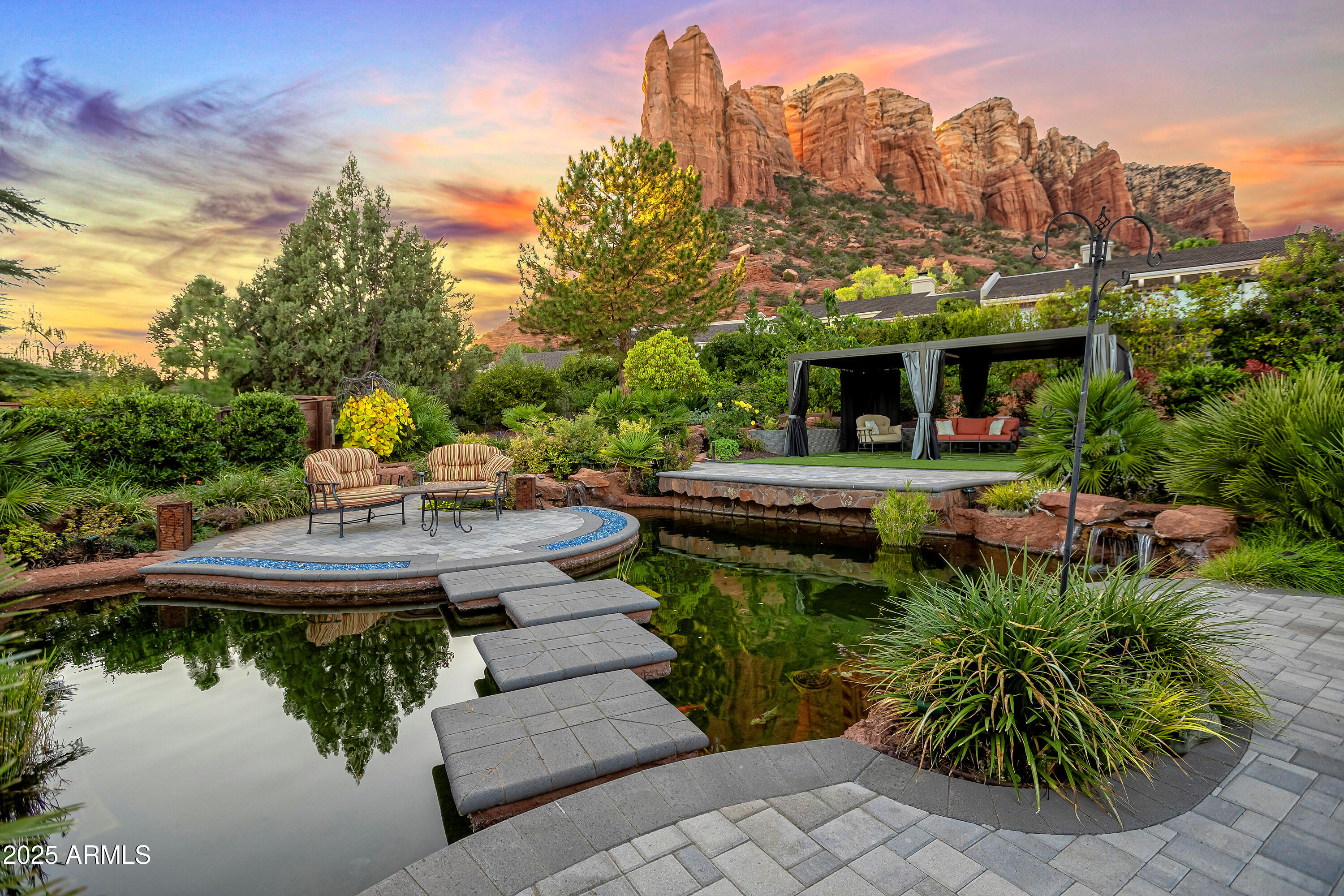 SHADOW ROCK - Residential