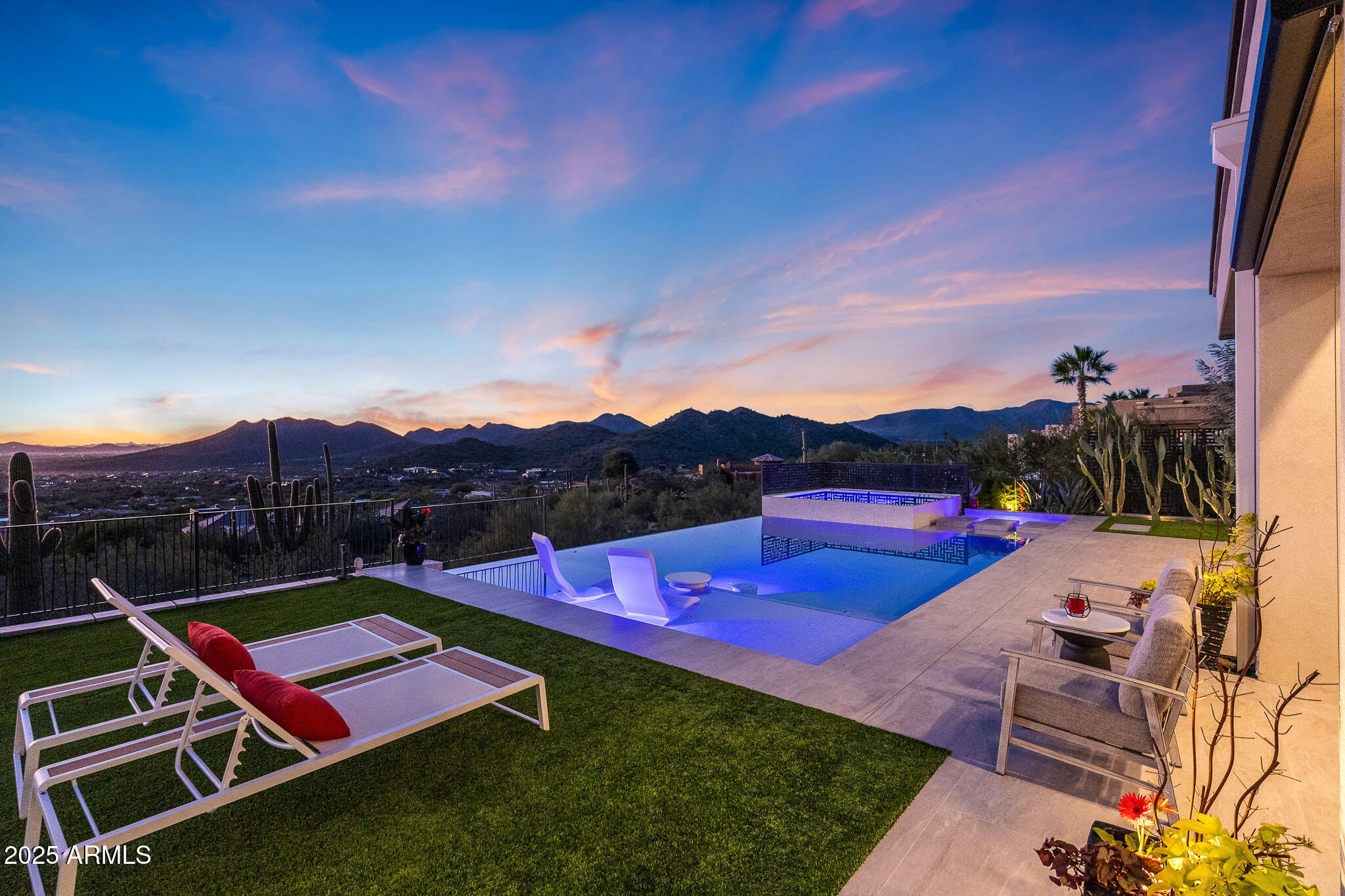 CAREFREE SENTINEL ROCK ESTATES 2 LOT 63-133 - Residential