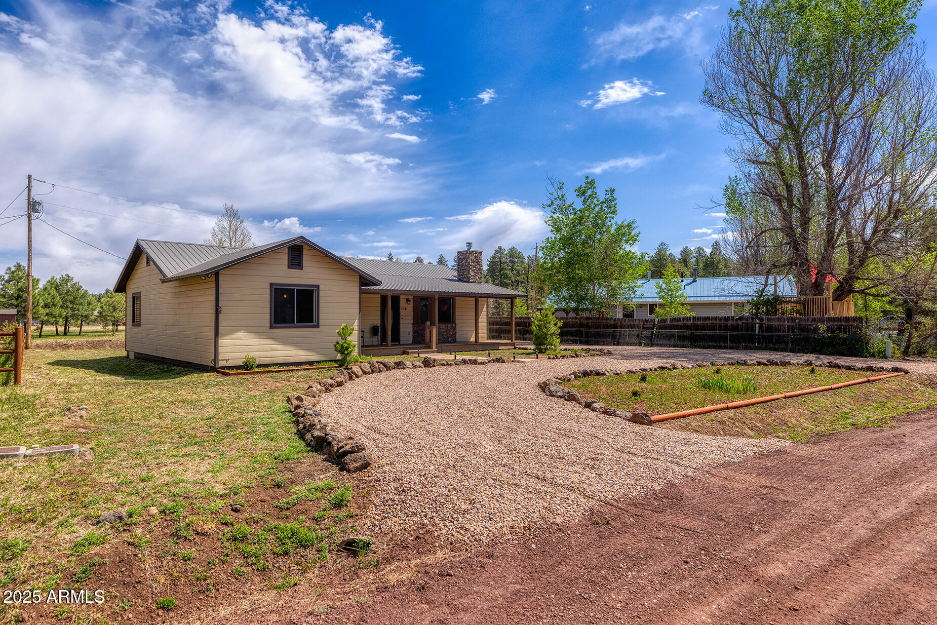 SKY HI RETREAT UNIT 2 - Residential