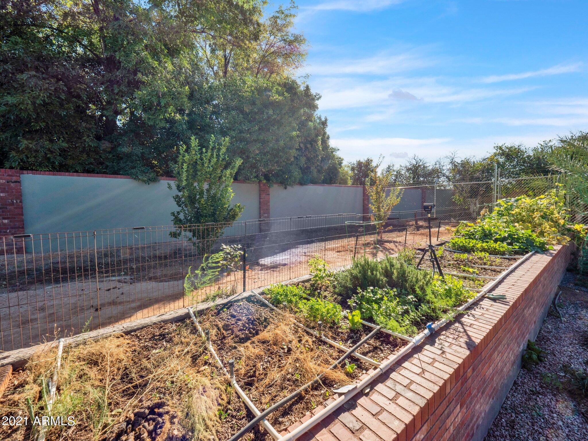 CHATHAM GROVES - Residential