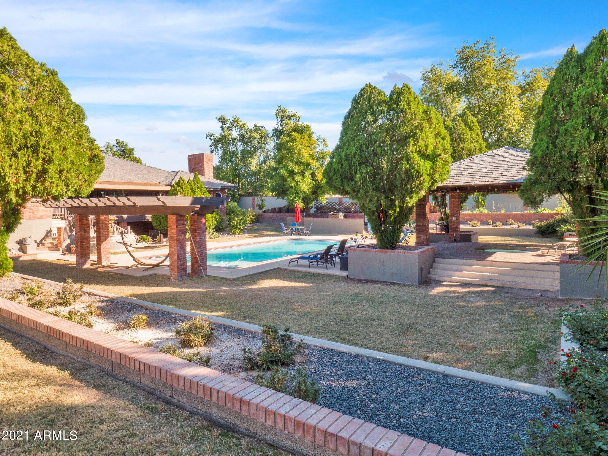 CHATHAM GROVES - Residential