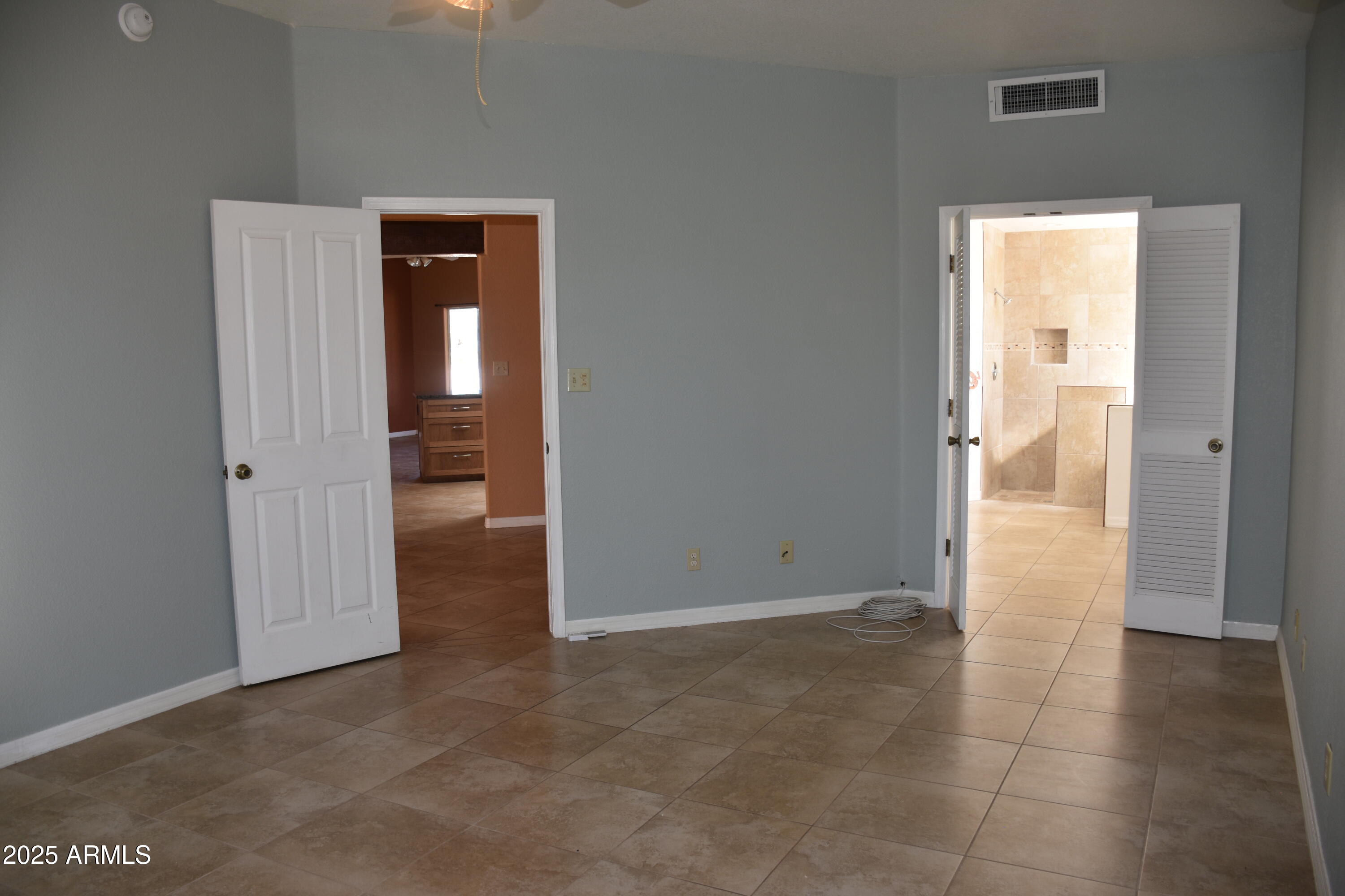 MOUNTAIN SHADOWS PHASE C - Residential