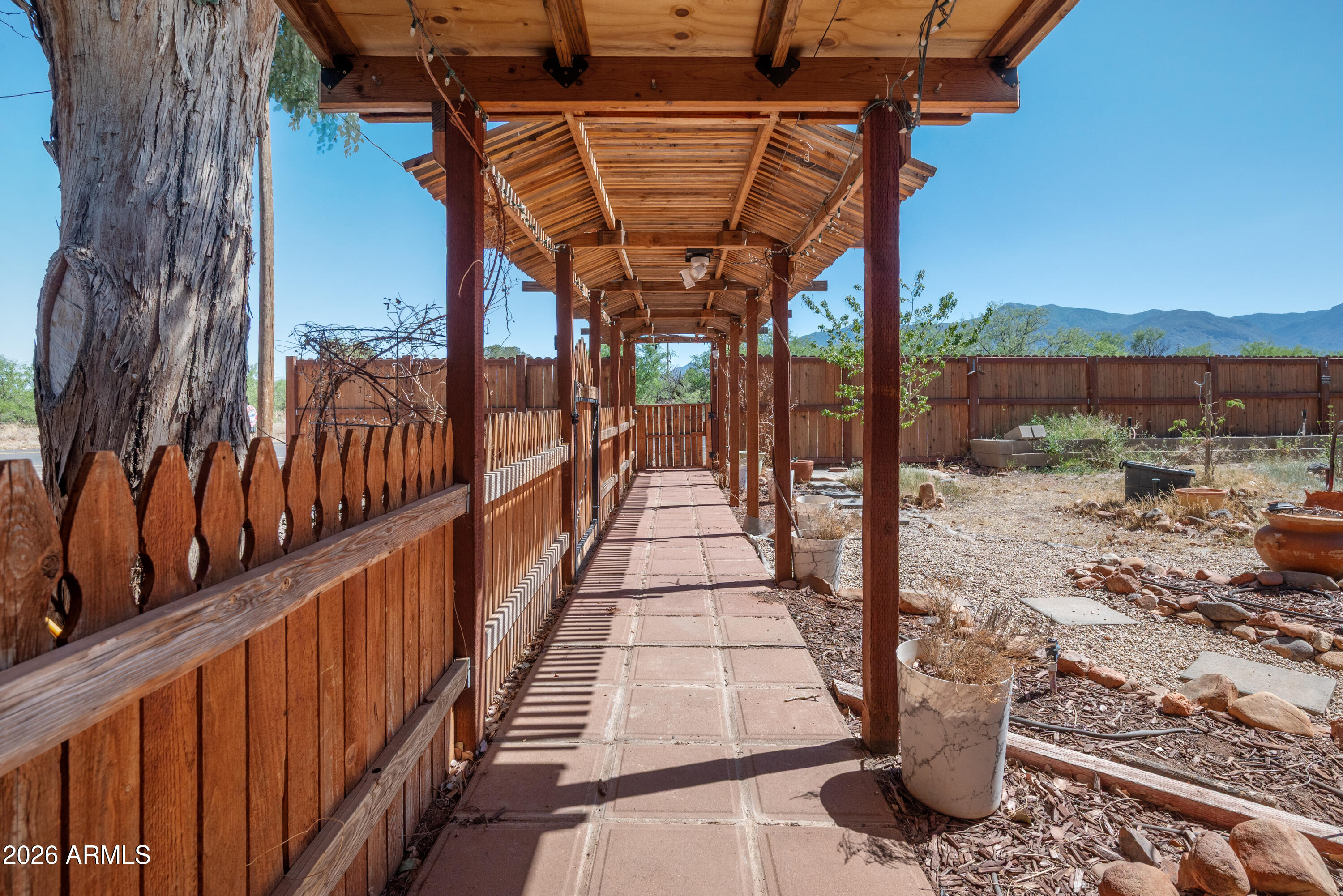 GOLDEN MEADOWS 2 - Residential