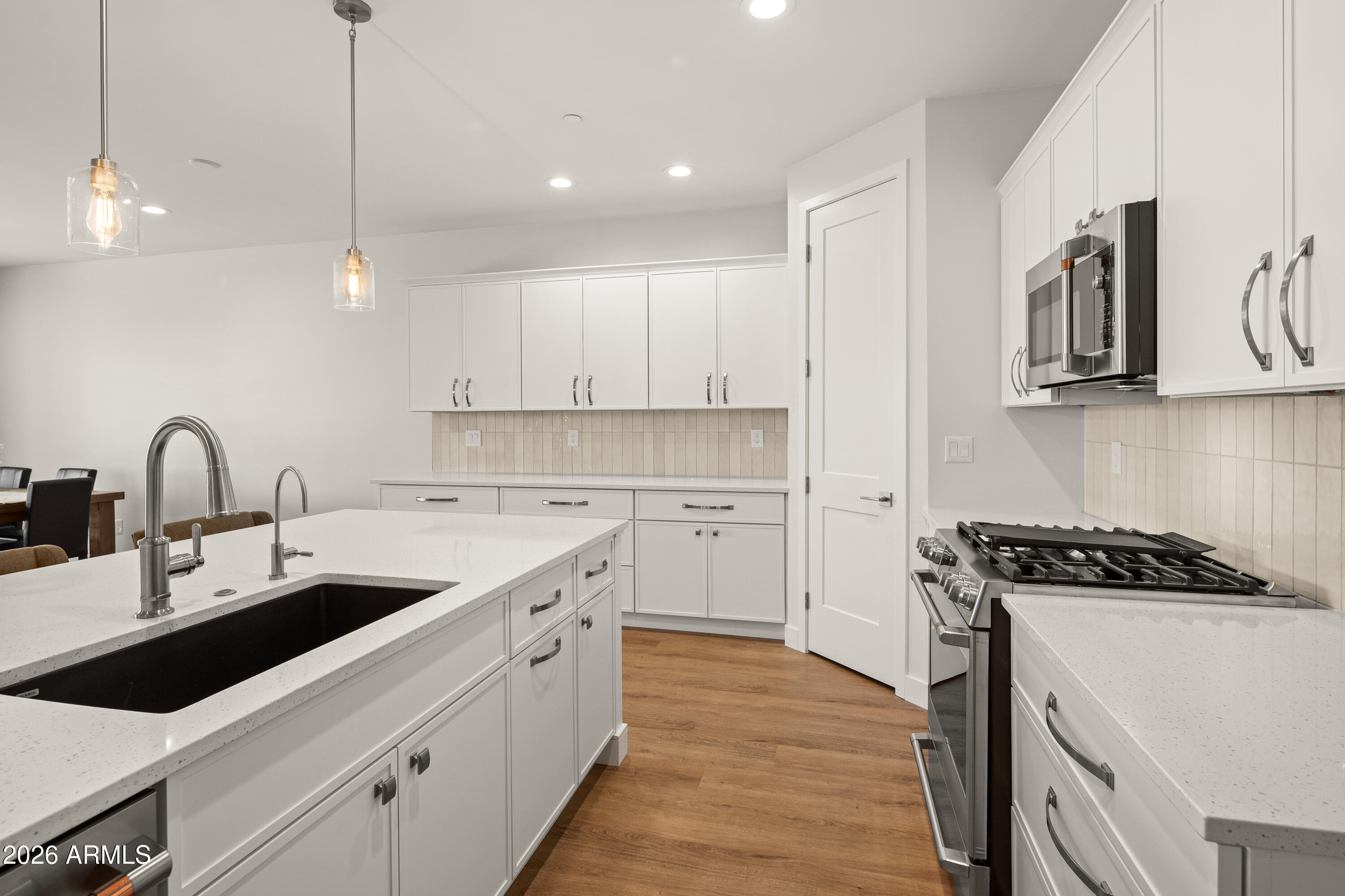 MOUNTAIN GATE - Residential