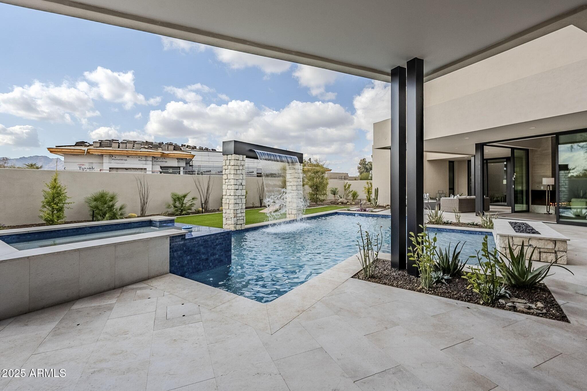 IRONWOOD GOLF VILLAS - Residential