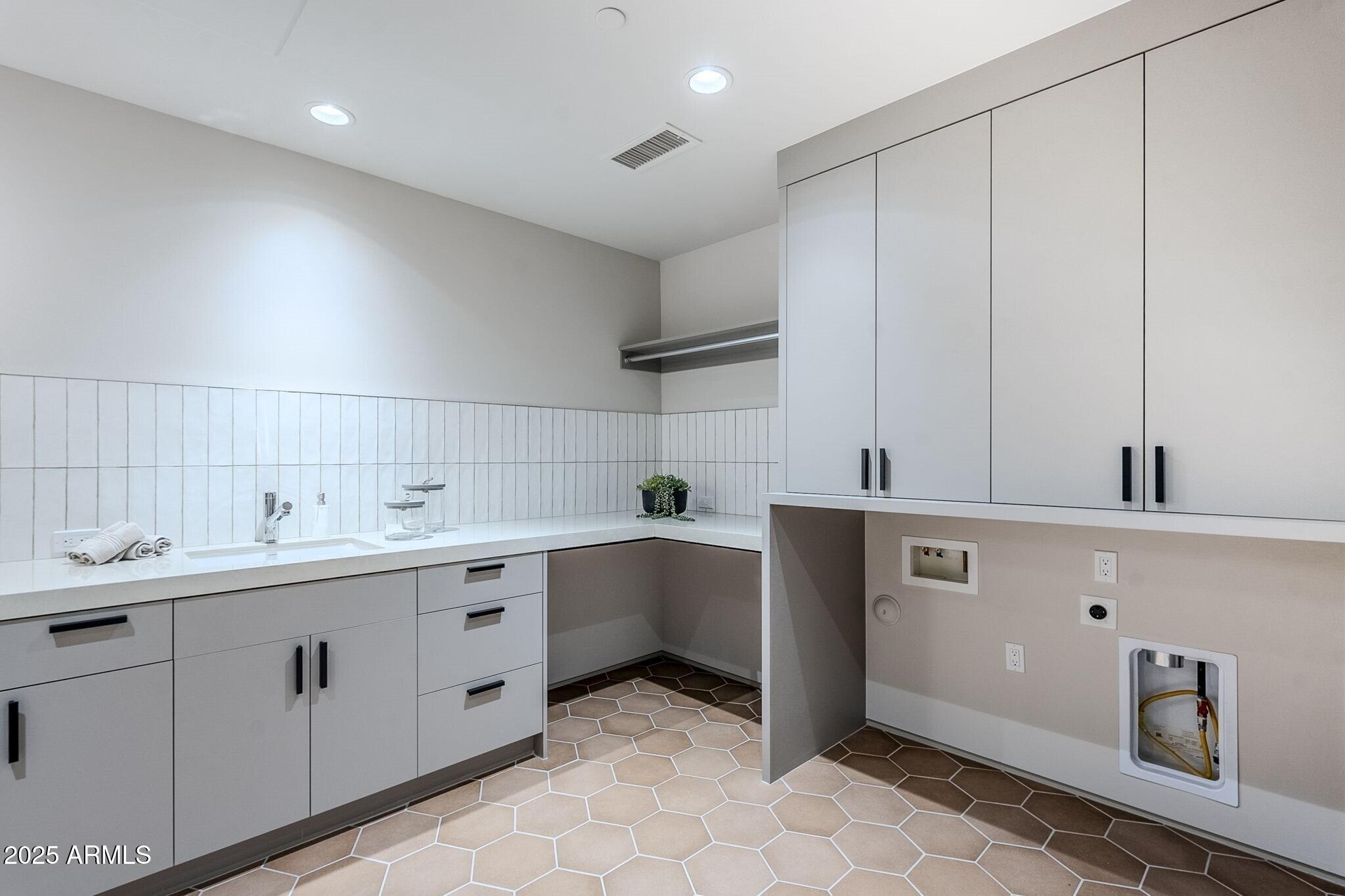 IRONWOOD GOLF VILLAS - Residential