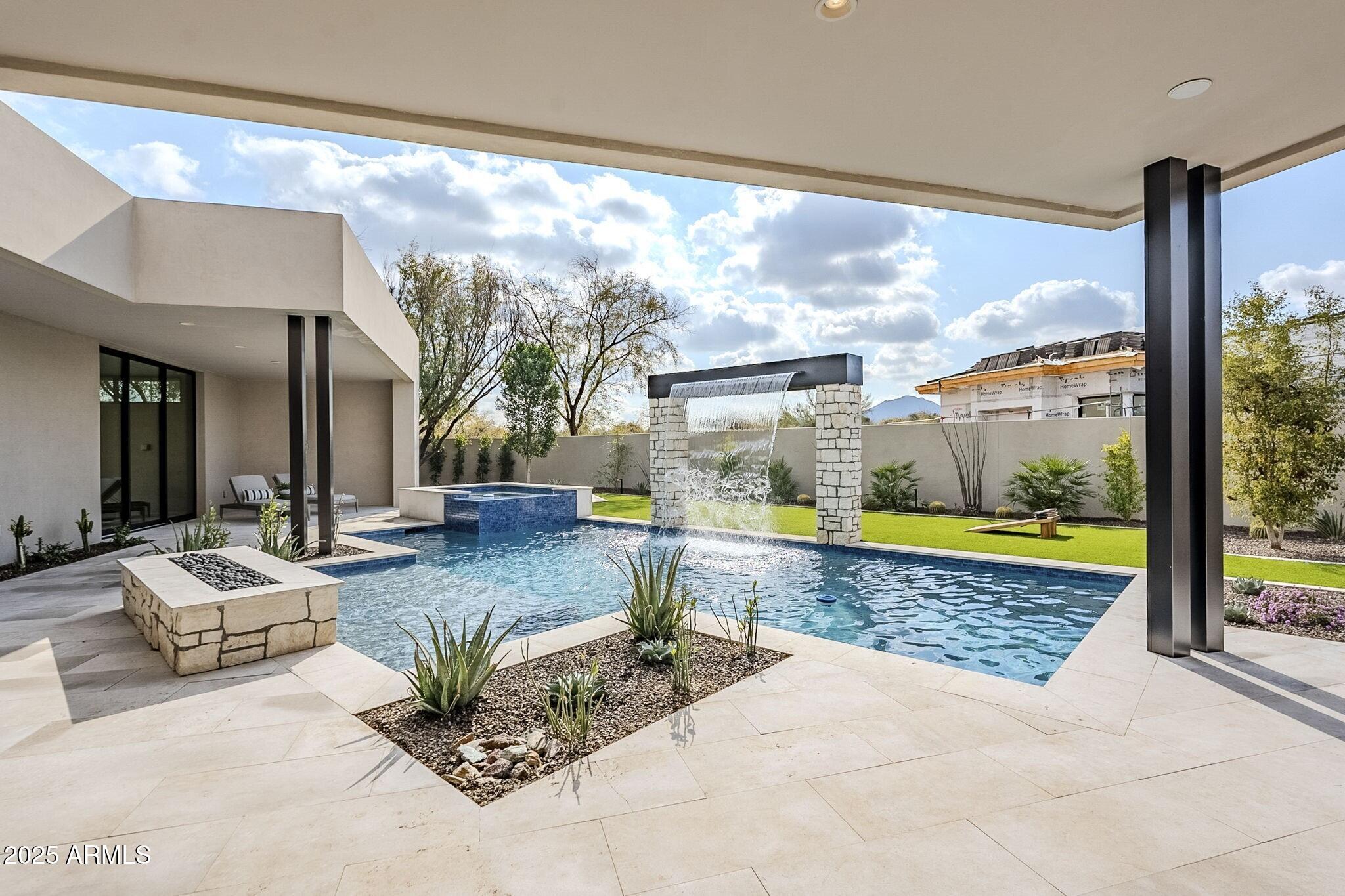 IRONWOOD GOLF VILLAS - Residential