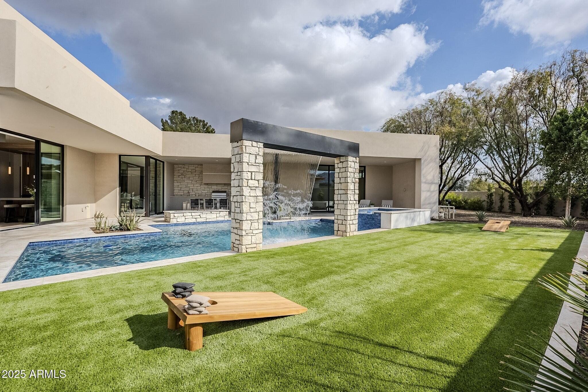 IRONWOOD GOLF VILLAS - Residential