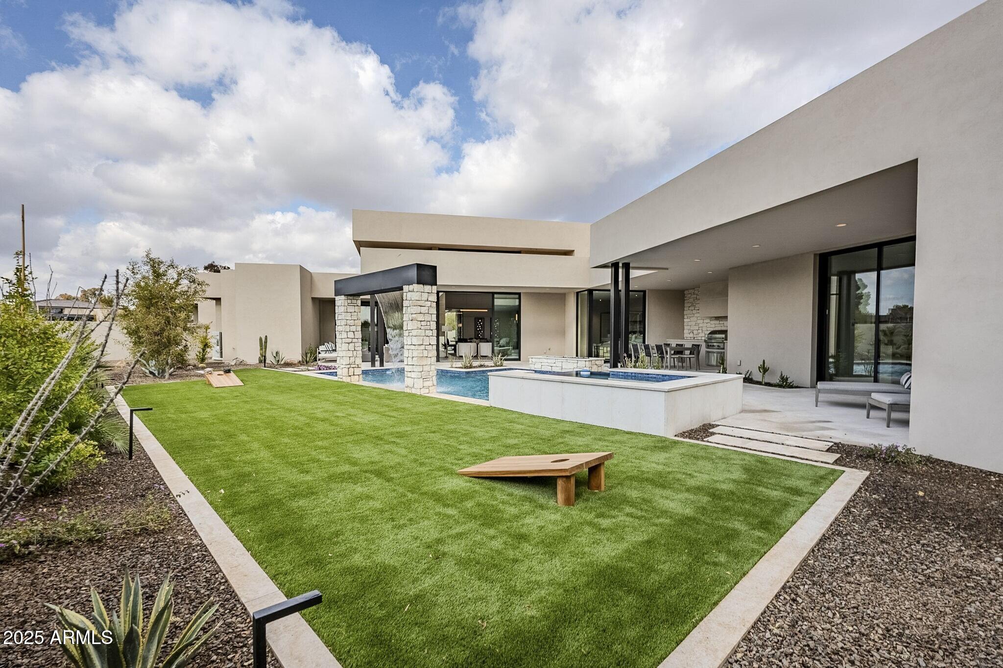 IRONWOOD GOLF VILLAS - Residential