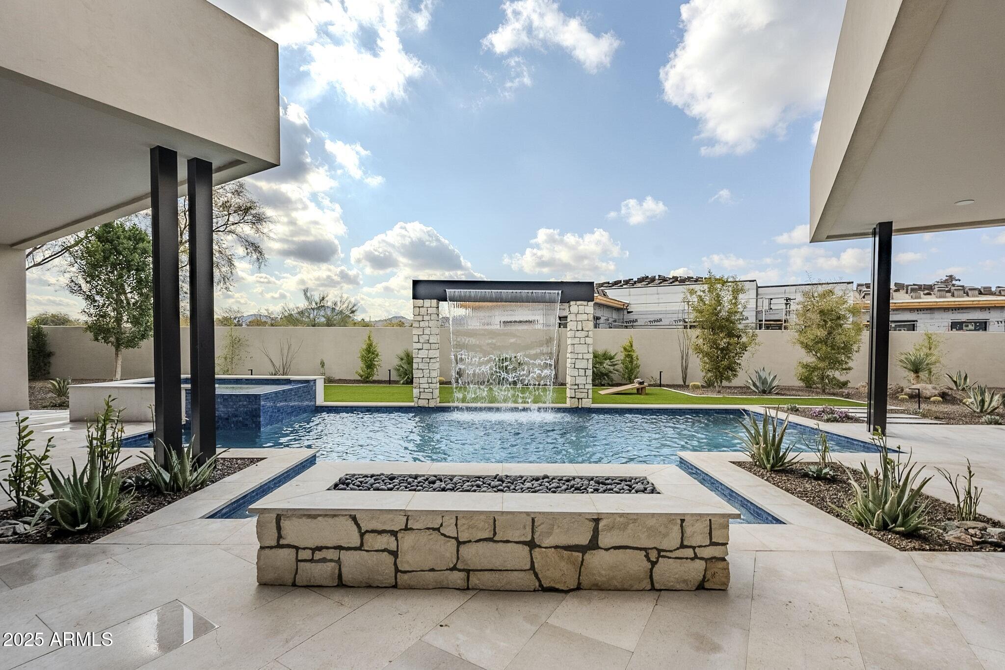 IRONWOOD GOLF VILLAS - Residential