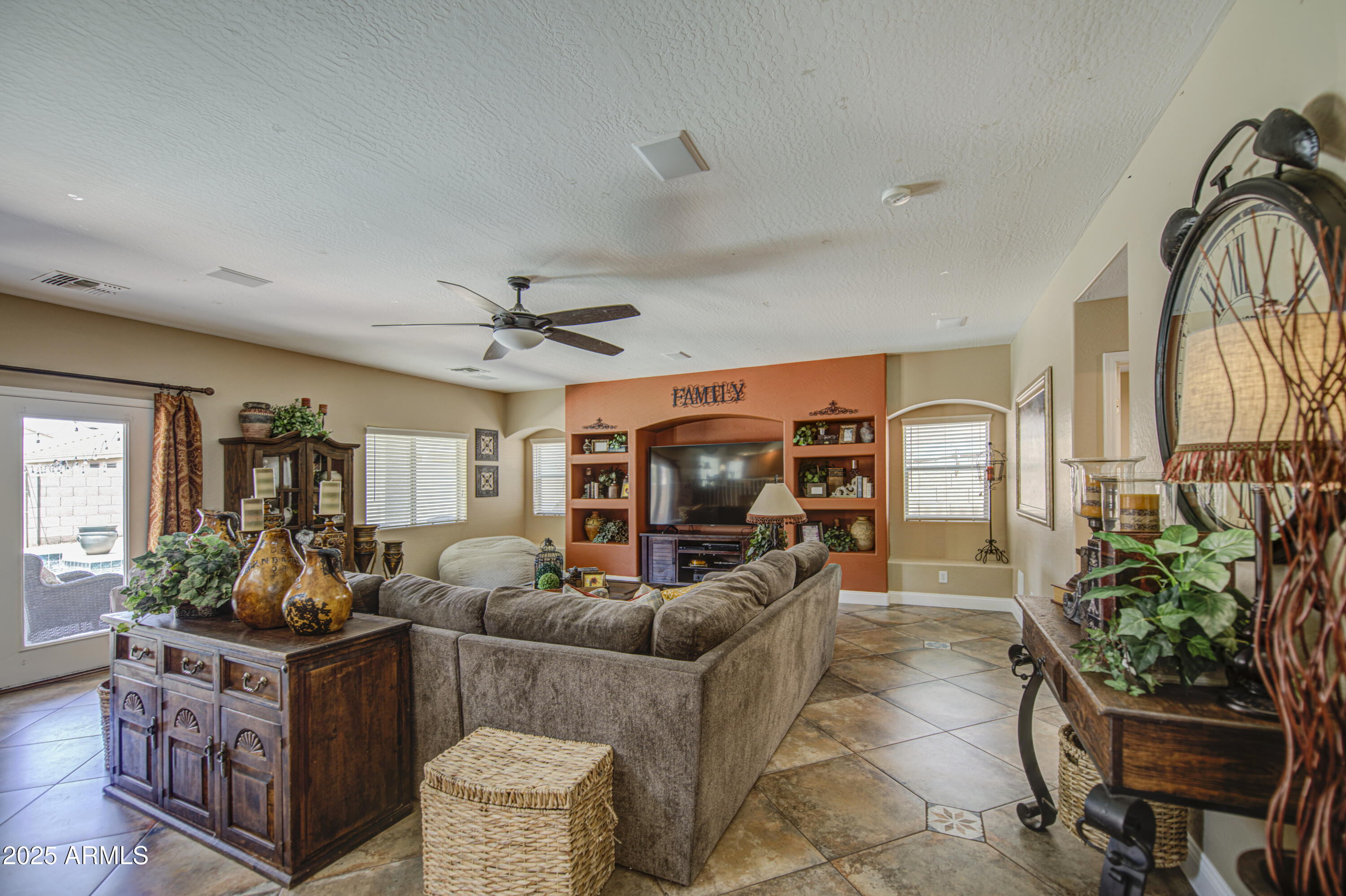 DIAMOND RIDGE PLACE - Residential