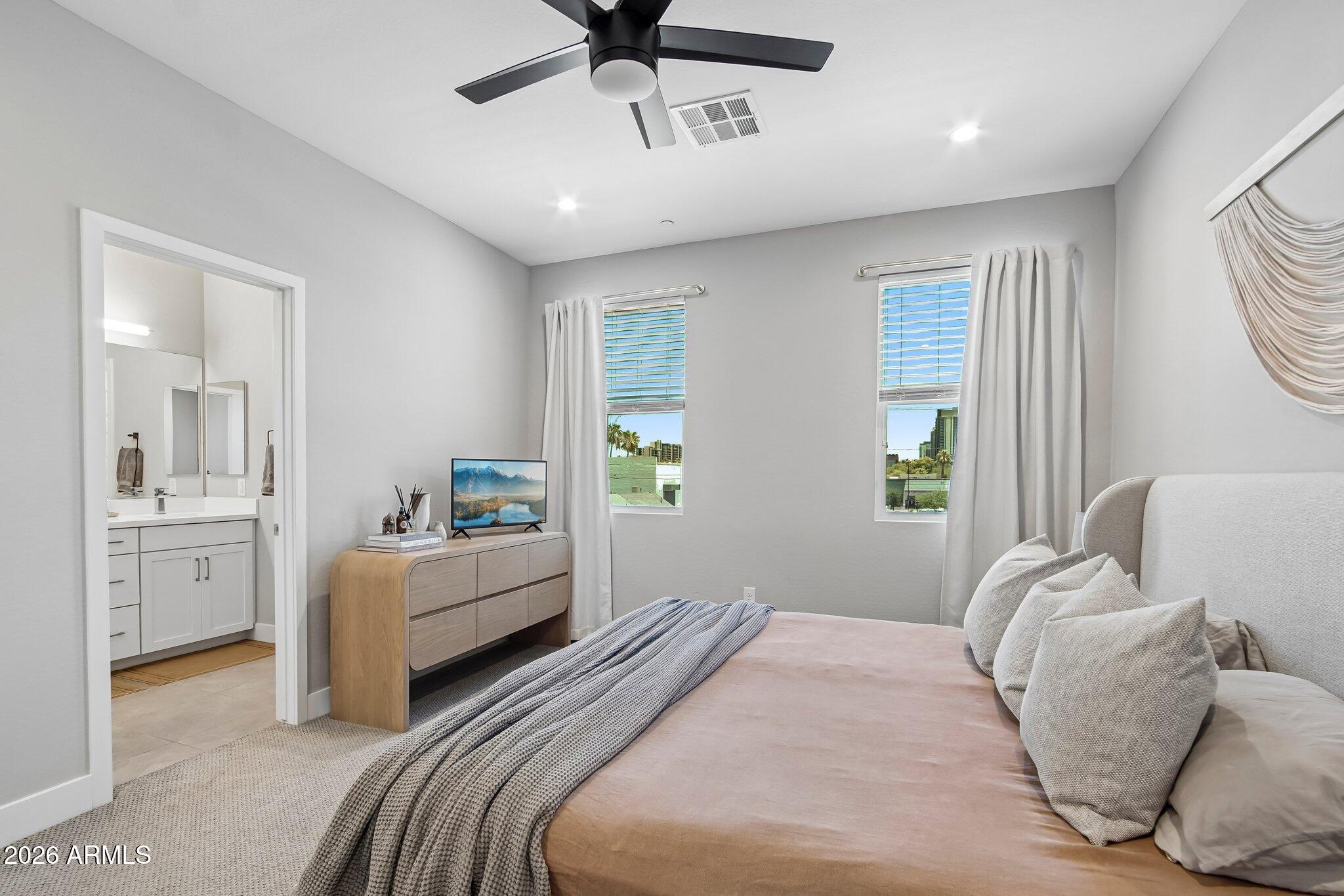 CENTER 8 TOWNHOMES - Residential