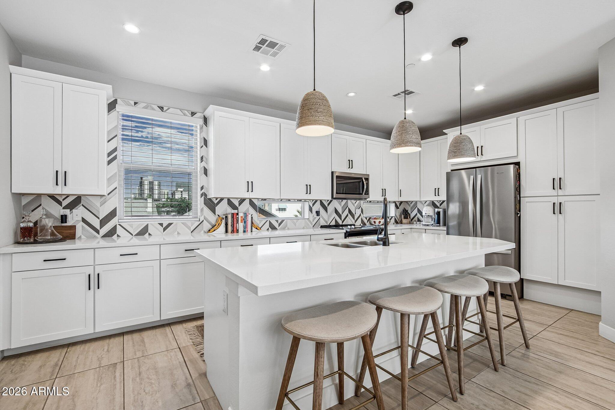 CENTER 8 TOWNHOMES - Residential