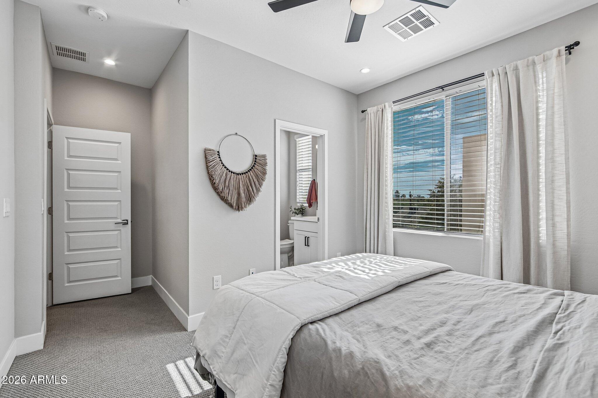 CENTER 8 TOWNHOMES - Residential