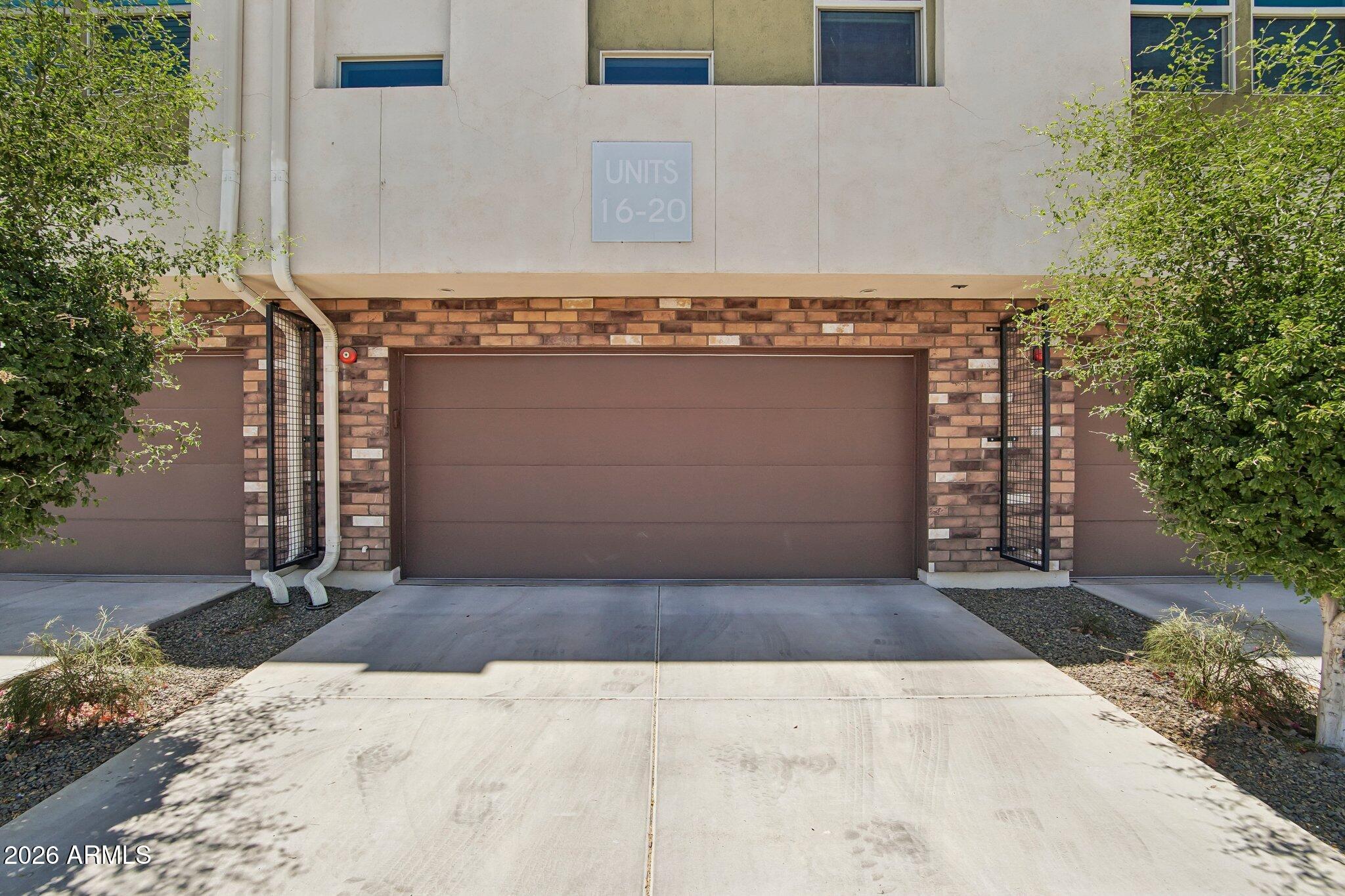 CENTER 8 TOWNHOMES - Residential