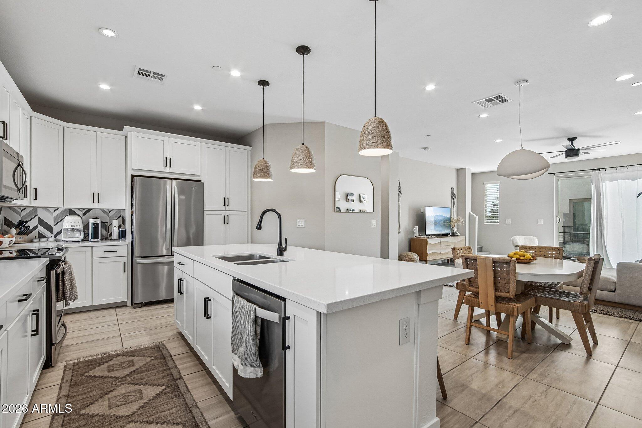 CENTER 8 TOWNHOMES - Residential